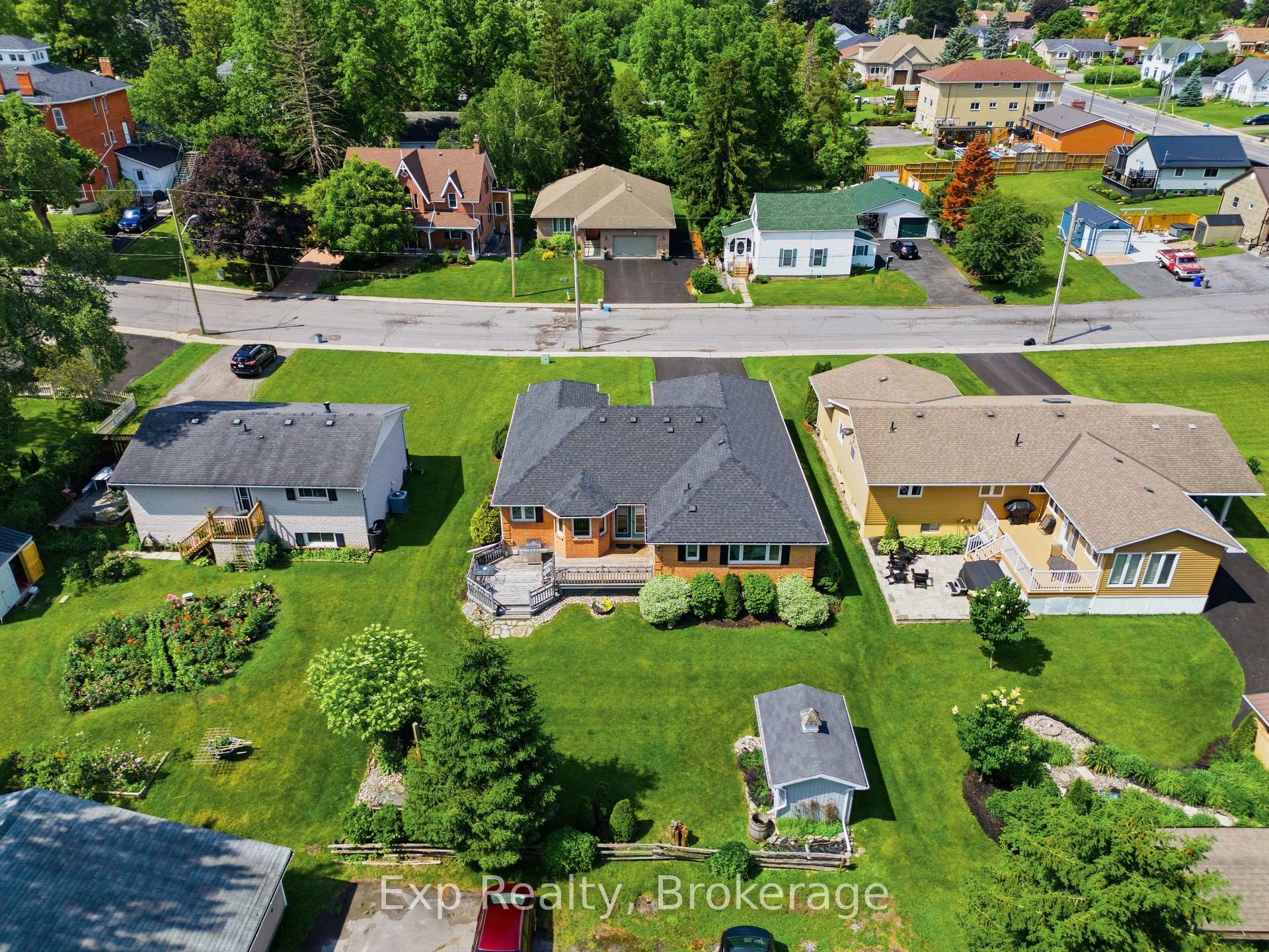 Photo 4 of 121 Simcoe Street, Greater Napanee, Greater Napanee — HOMEH