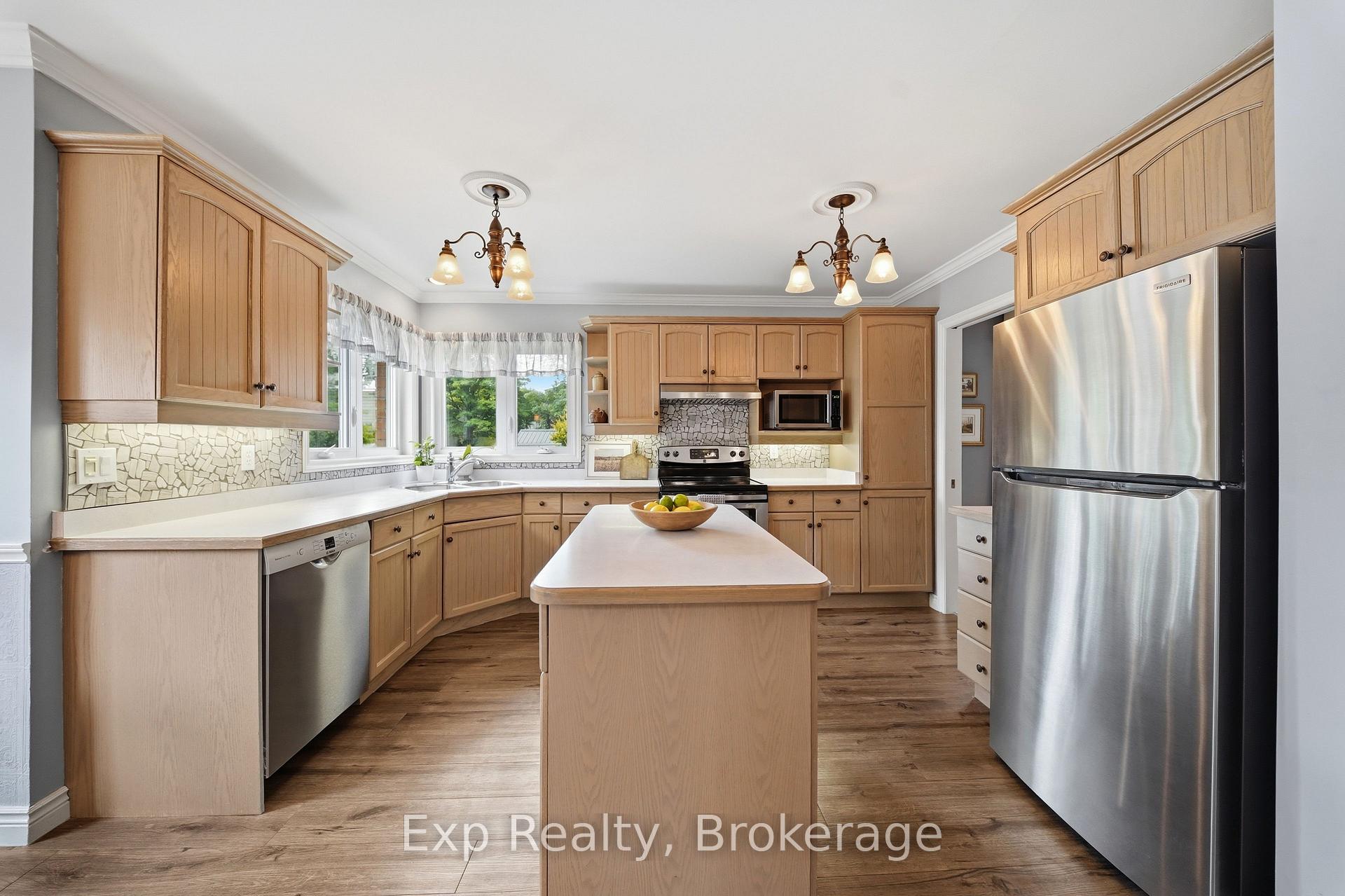 Photo 15 of 121 Simcoe Street, Greater Napanee, Greater Napanee — HOMEH