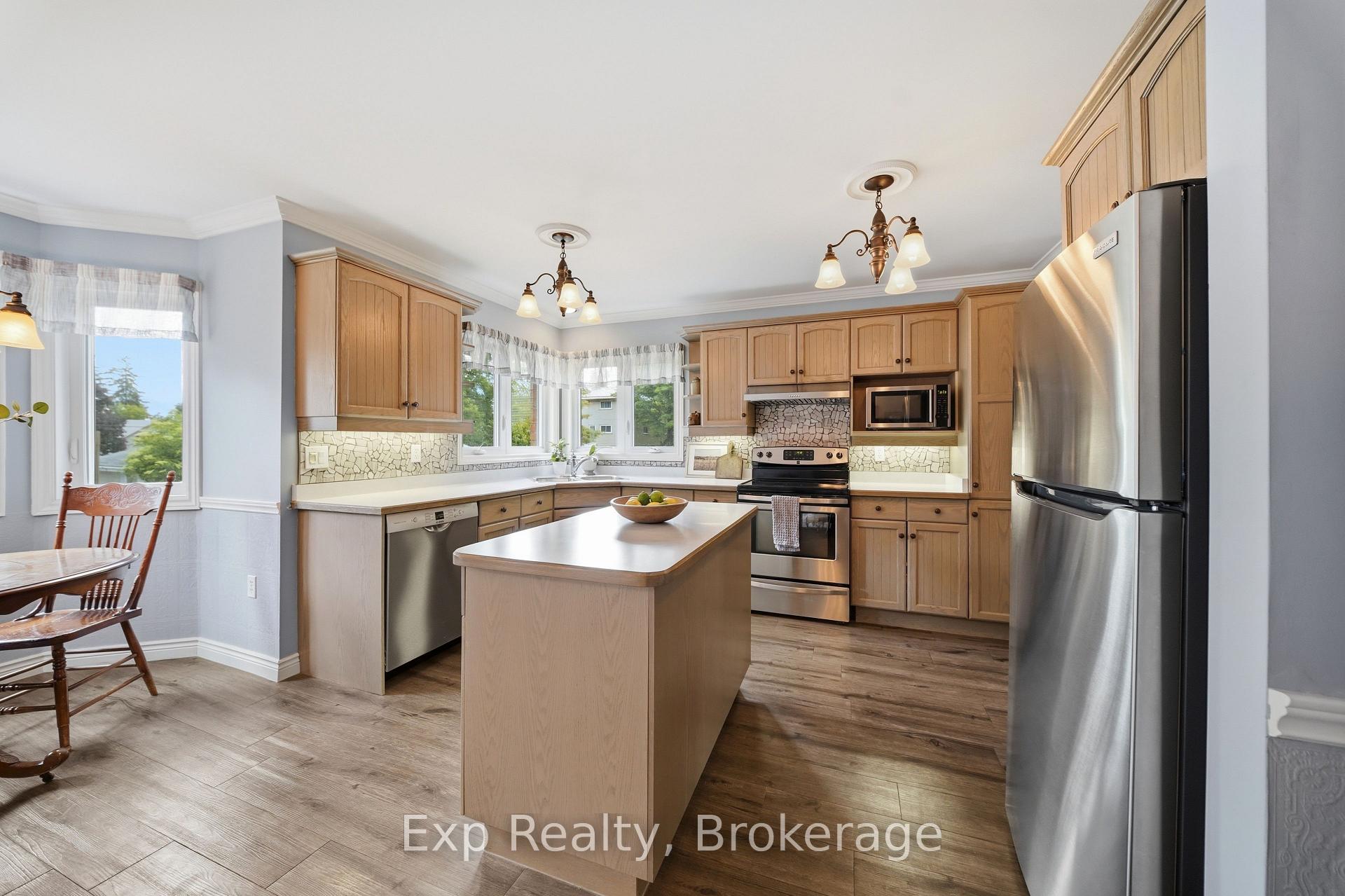 Photo 13 of 121 Simcoe Street, Greater Napanee, Greater Napanee — HOMEH