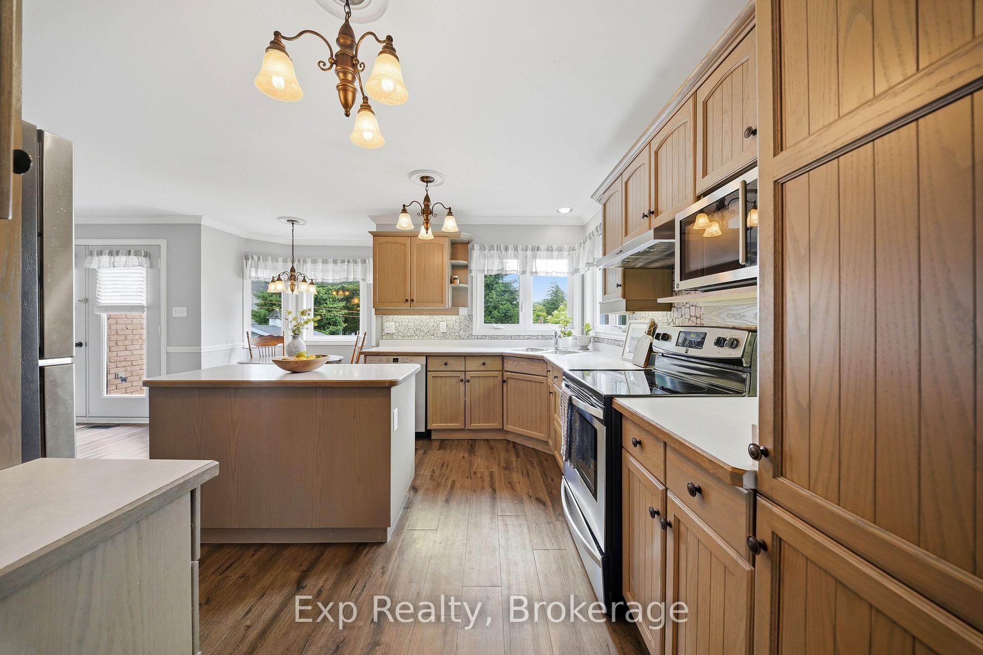 Photo 16 of 121 Simcoe Street, Greater Napanee, Greater Napanee — HOMEH