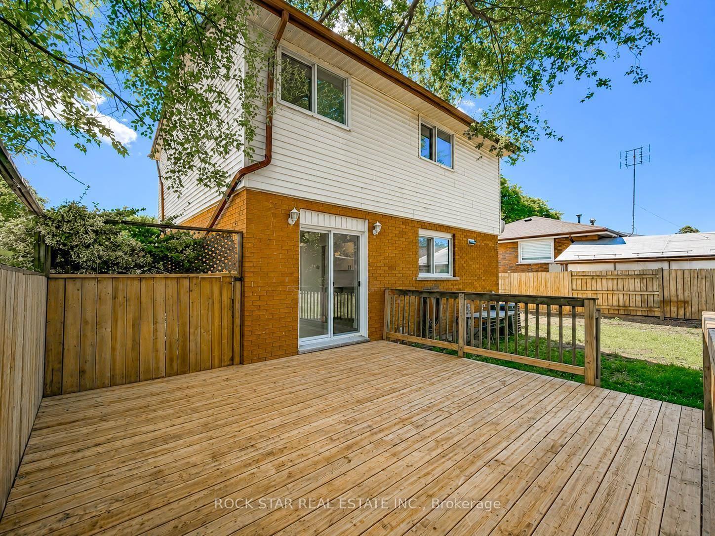 Photo 4 of 14 Kirkland Avenue, Hamilton, Lawfield — HOMEH