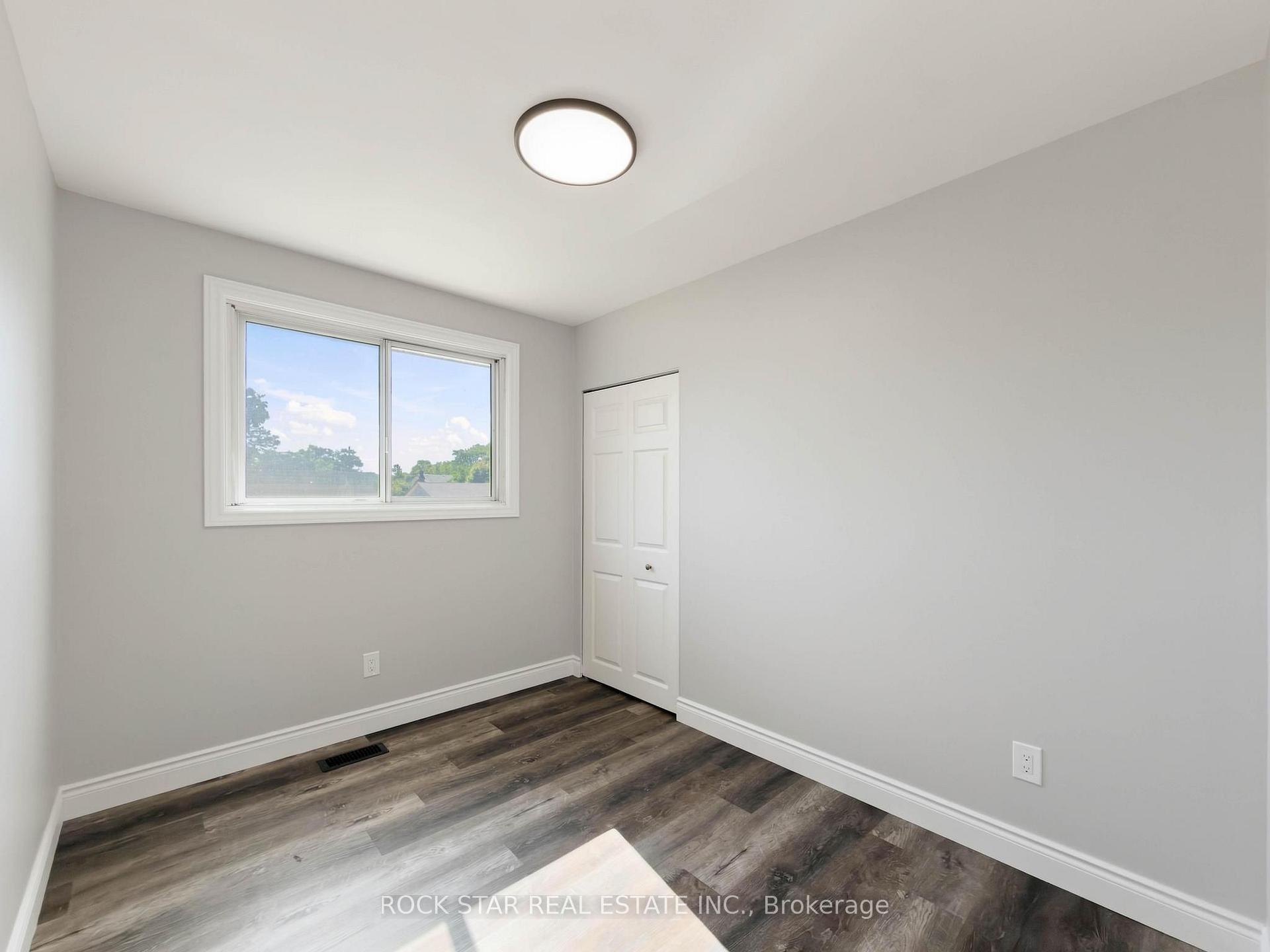 Photo 30 of 14 Kirkland Avenue, Hamilton, Lawfield — HOMEH
