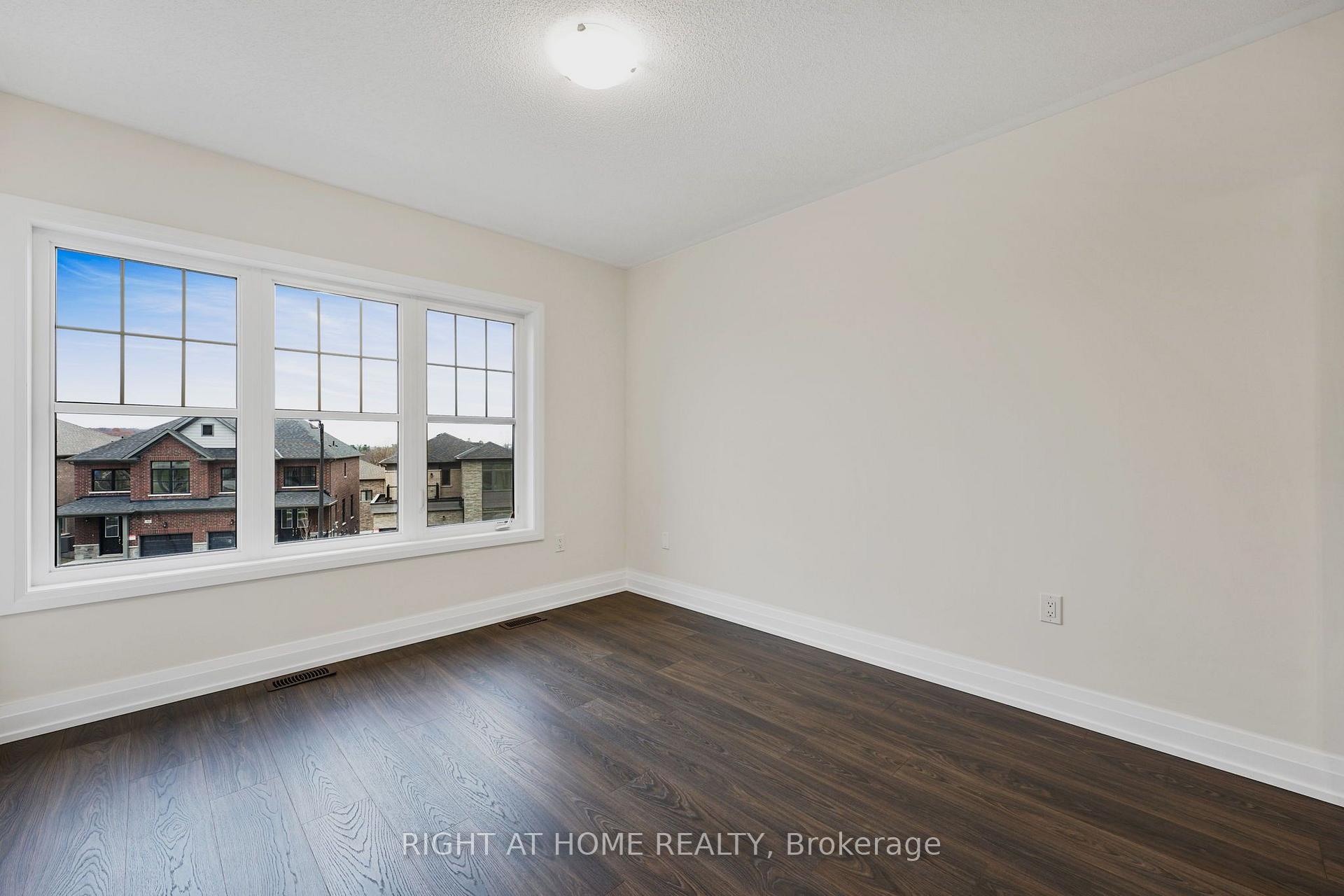 Photo 33 of 51 Bearberry Road, Springwater, Midhurst — HOMEH