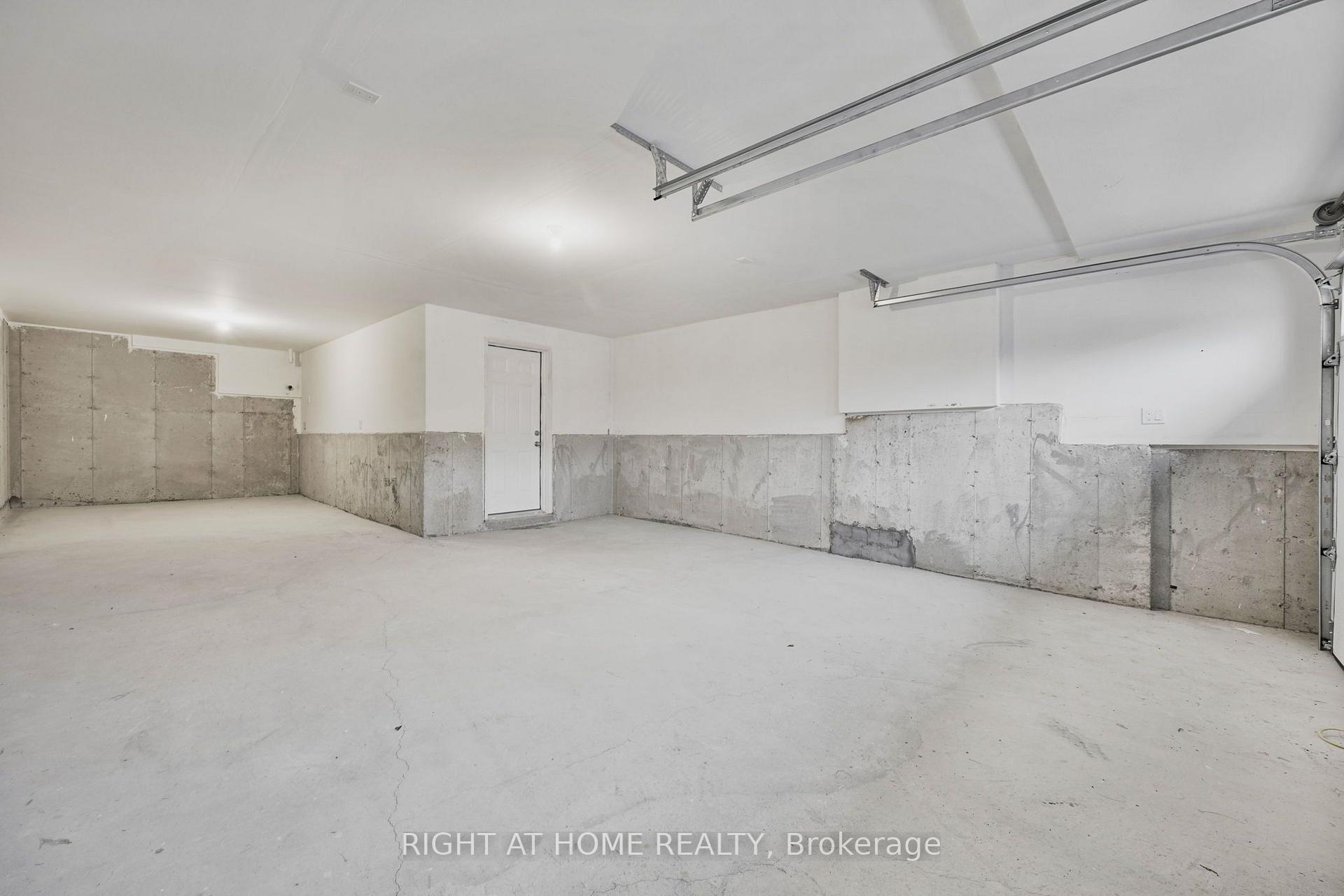 Photo 39 of 51 Bearberry Road, Springwater, Midhurst — HOMEH