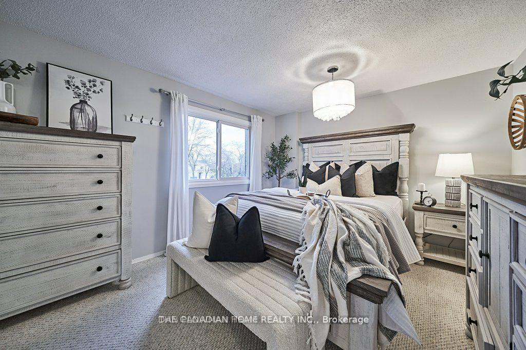 Photo 11 of 98 Greenfield Crescent, Whitby, Blue Grass Meadows — HOMEH