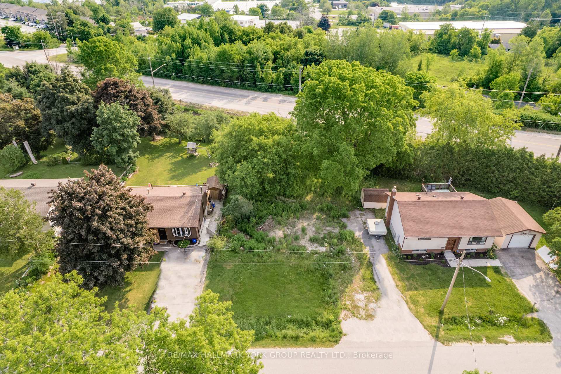 Photo 8 of 10 First Street, Orillia — HOMEH