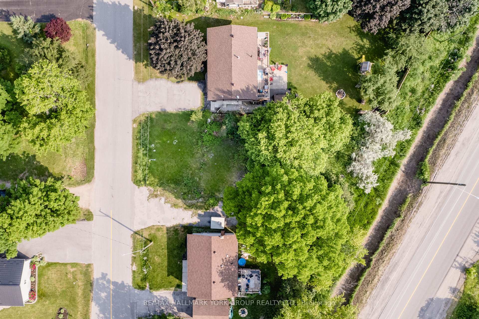 Photo 12 of 10 First Street, Orillia — HOMEH