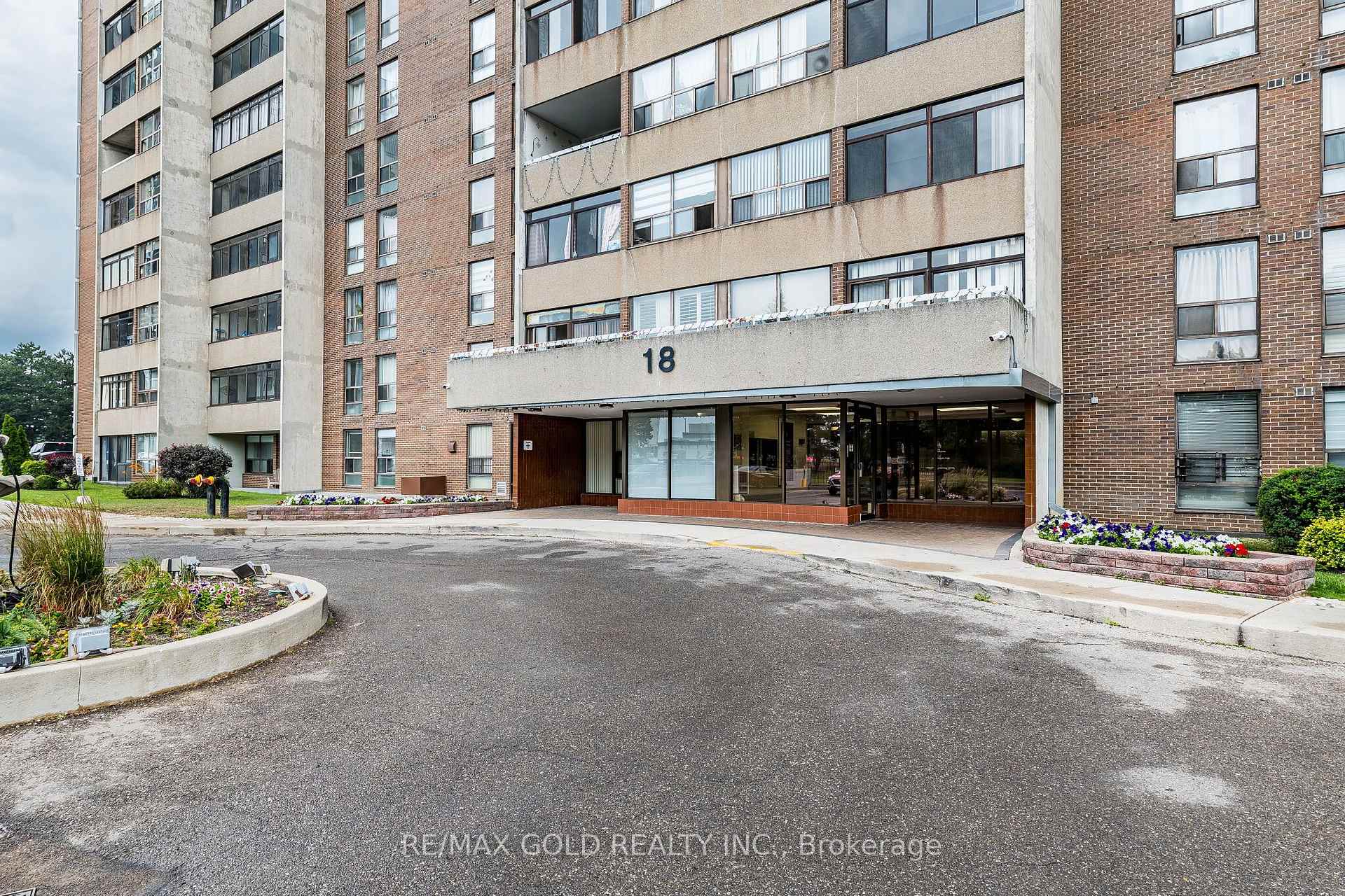 Photo 3 of Unit 508, 18 Knightsbridge Road, Brampton, Queen Street Corridor — HOMEH