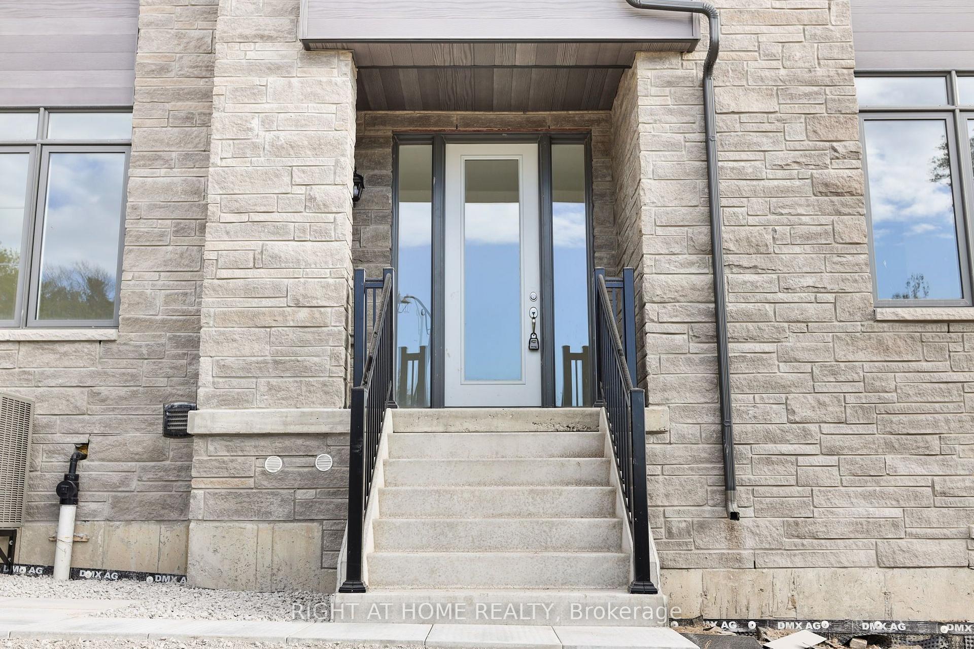 Photo 2 of 46 Bearberry Road, Springwater, Midhurst — HOMEH