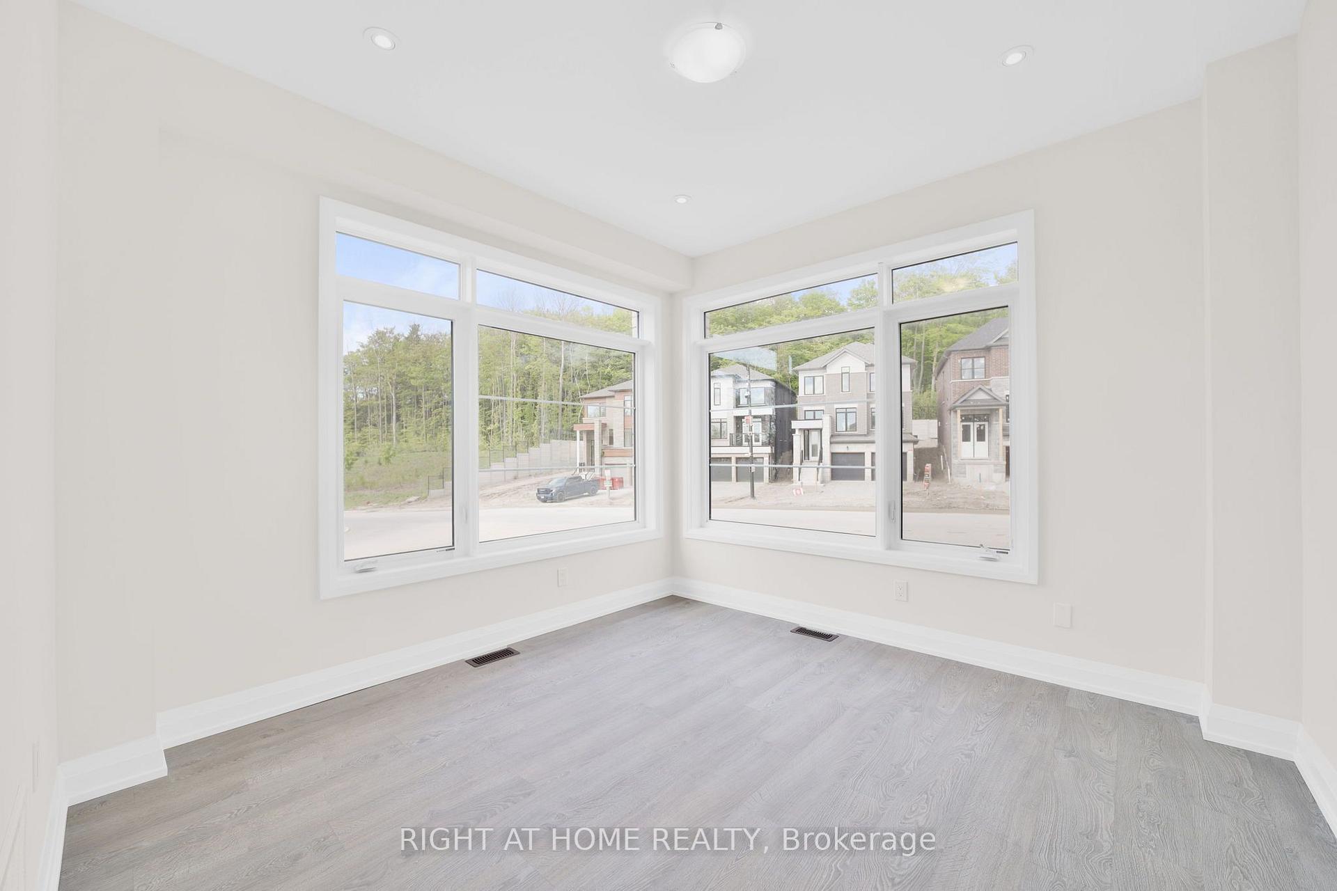 Photo 4 of 46 Bearberry Road, Springwater, Midhurst — HOMEH