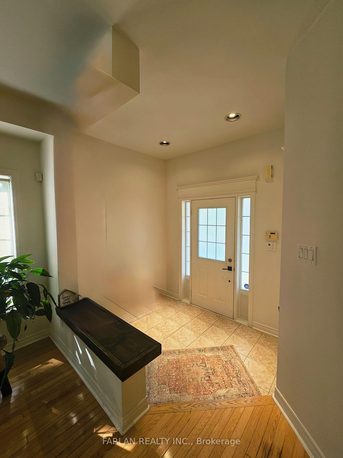 Photo 2 of 150 Jordanray Boulevard, Newmarket, Summerhill Estates — HOMEH