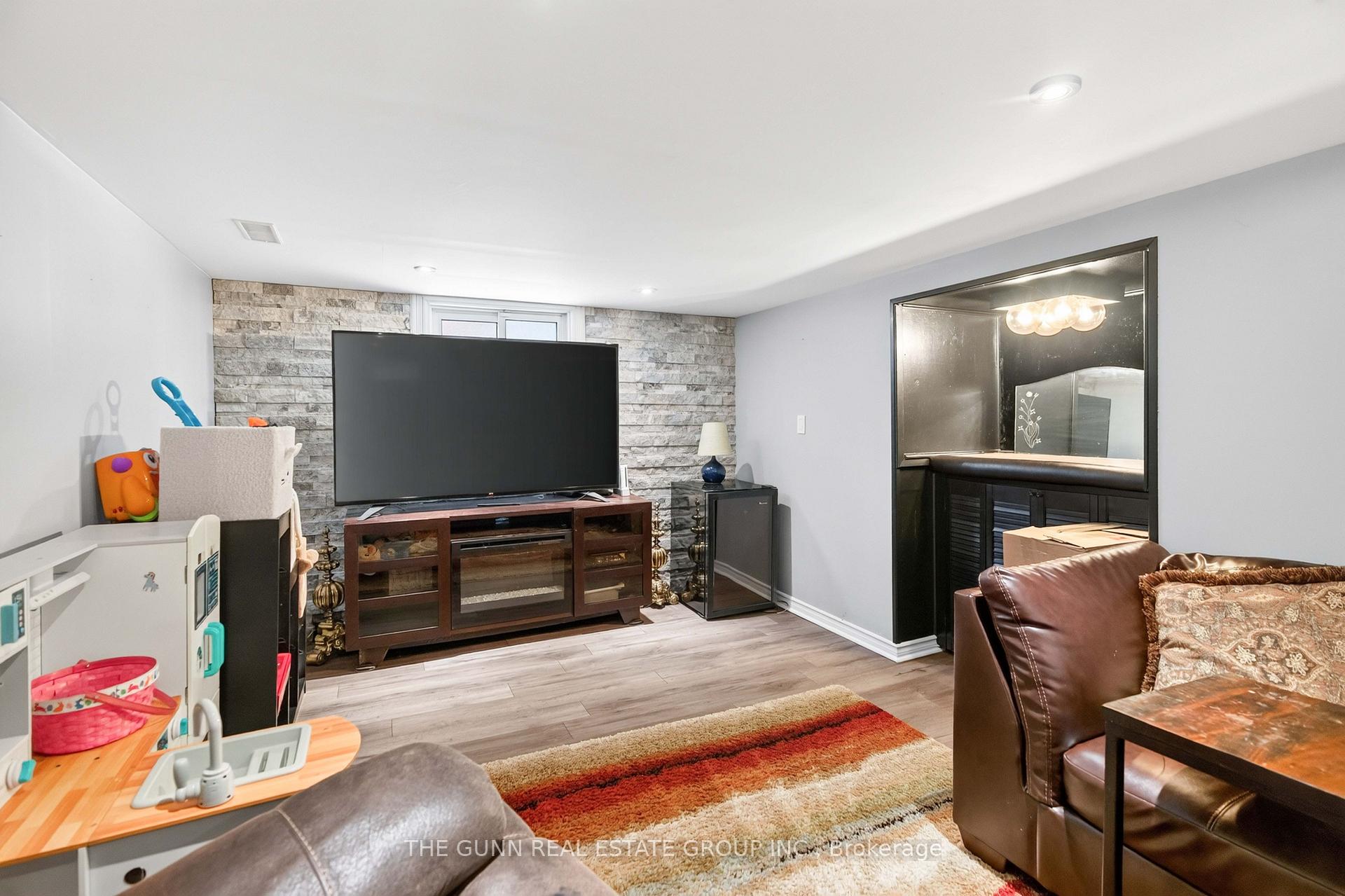 Photo 32 of 46 Stevenson Avenue, London, East N — HOMEH