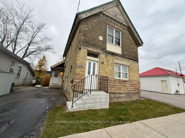 Photo of 173 Adelaide Street N