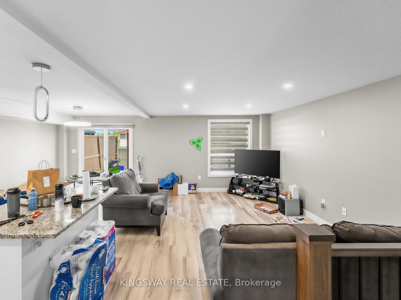 Photo 4 of 1 Highbrook Street N, Kitchener, Laurentian Hills/Country Hills W — HOMEH