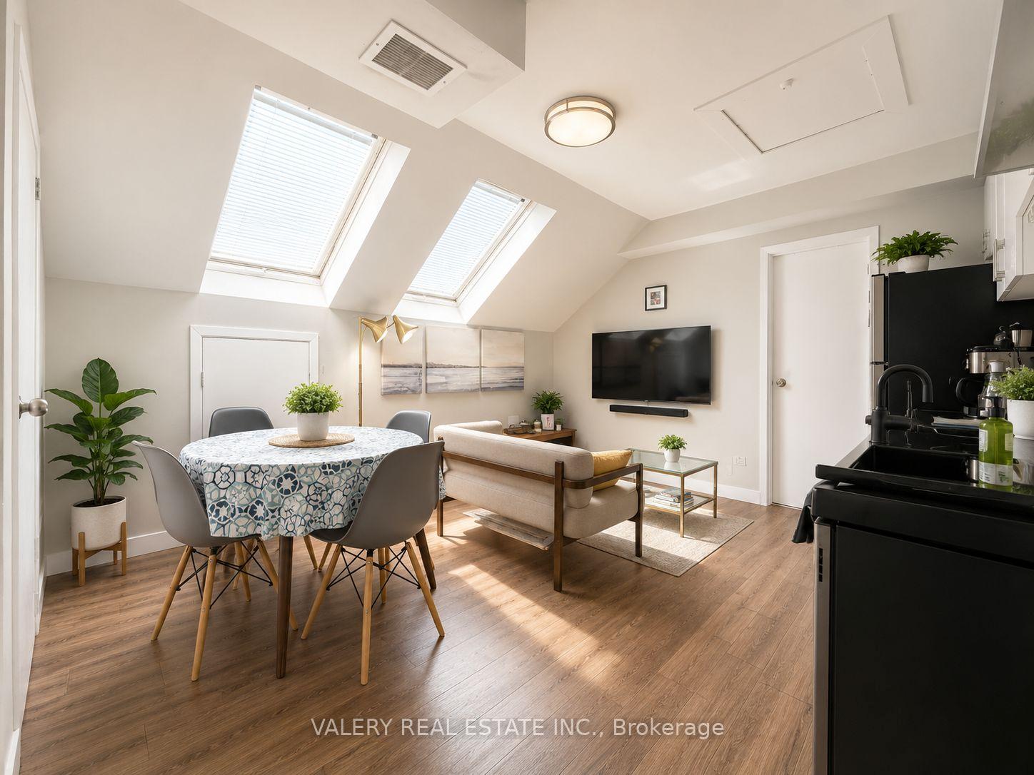 Photo 4 of Unit 8, 205 Gerrard Street E, Toronto, Moss Park — HOMEH
