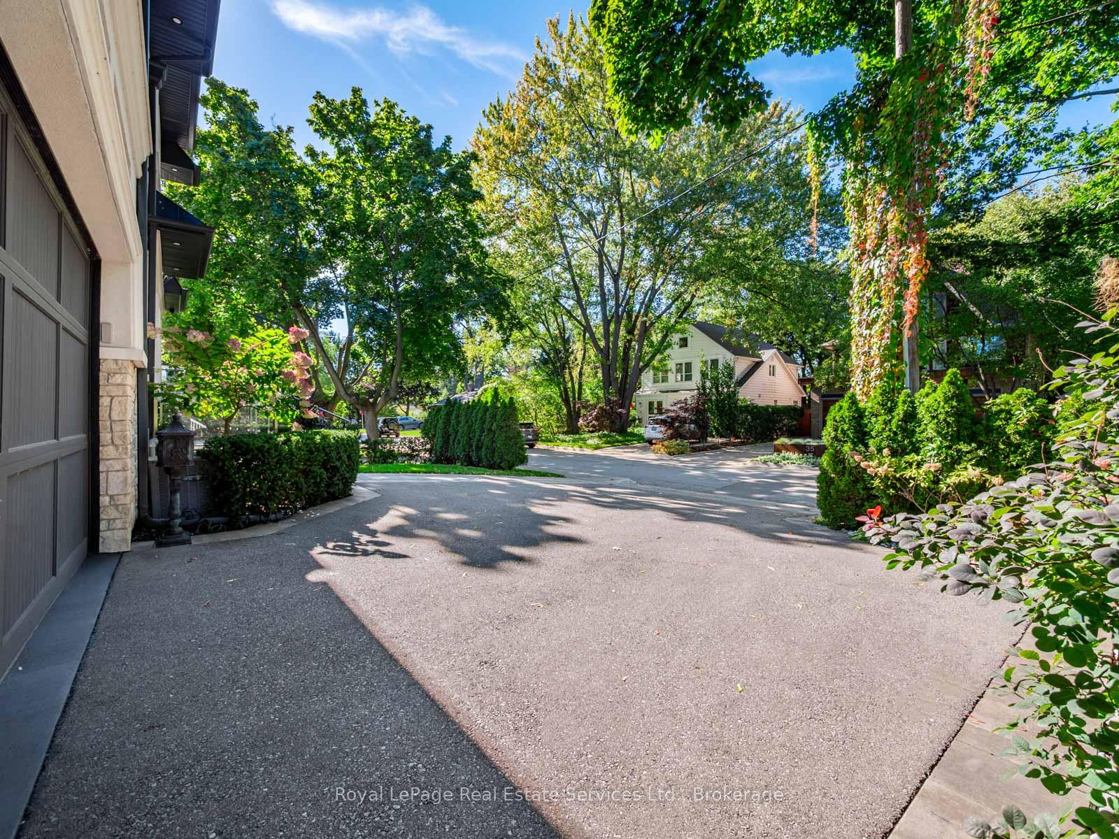 Photo 3 of 36 Anderson Street, Oakville, Central — HOMEH