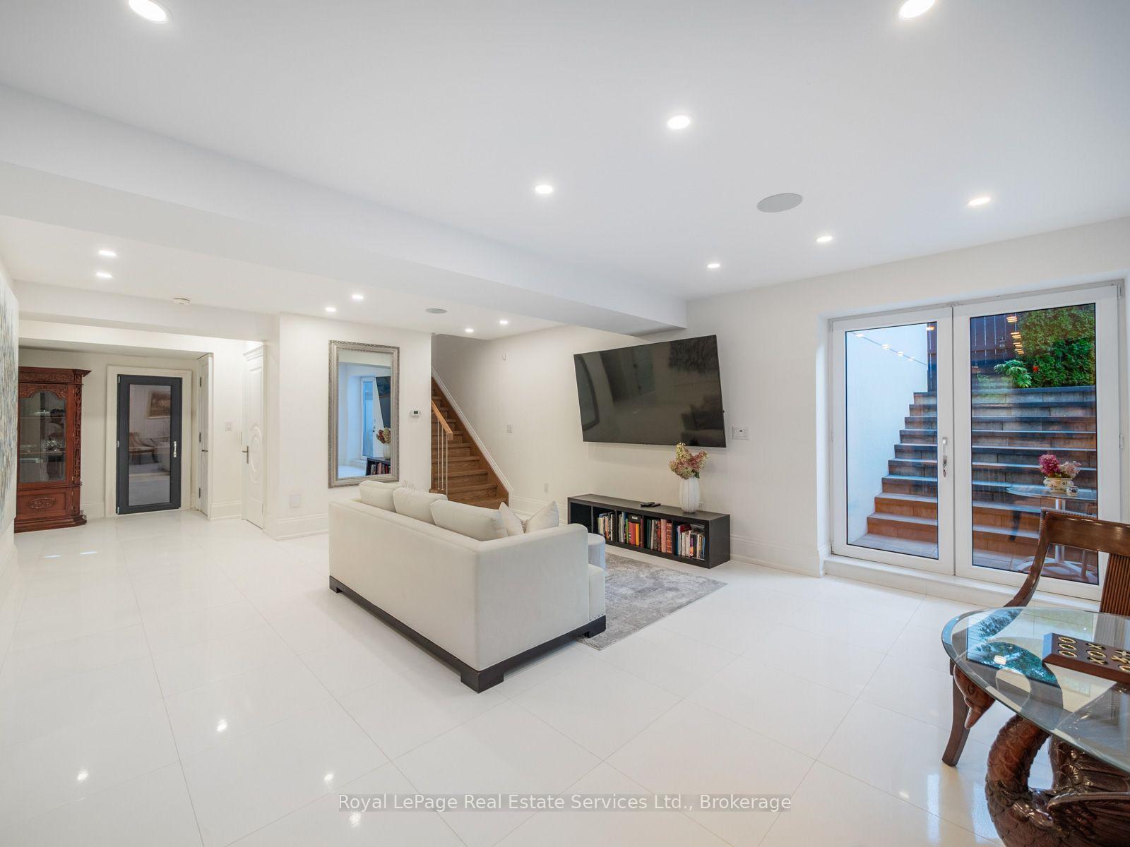 Photo 35 of 36 Anderson Street, Oakville, Central — HOMEH