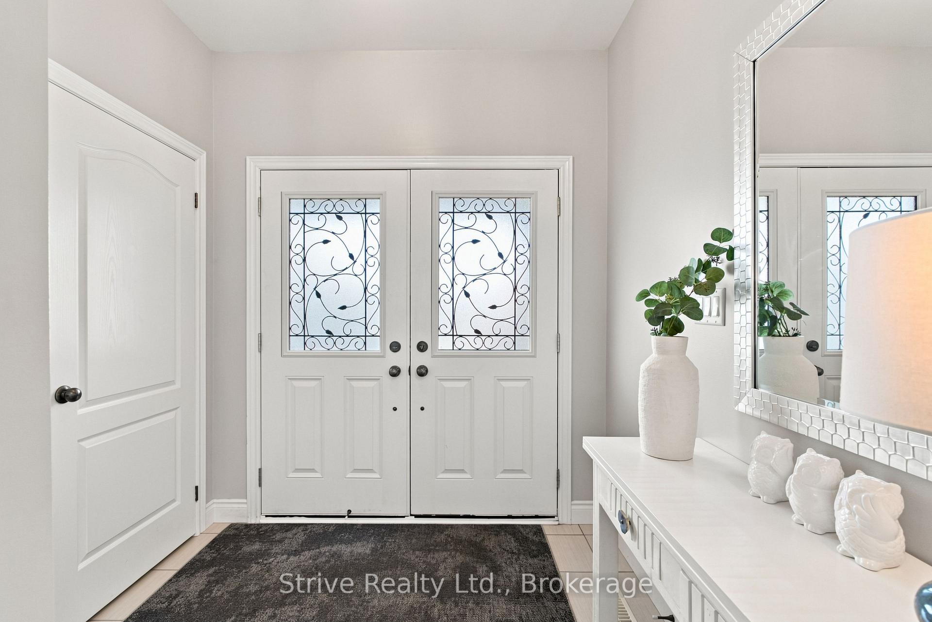 Photo 3 of 14 Vetzal Court, Clarington, Courtice — HOMEH