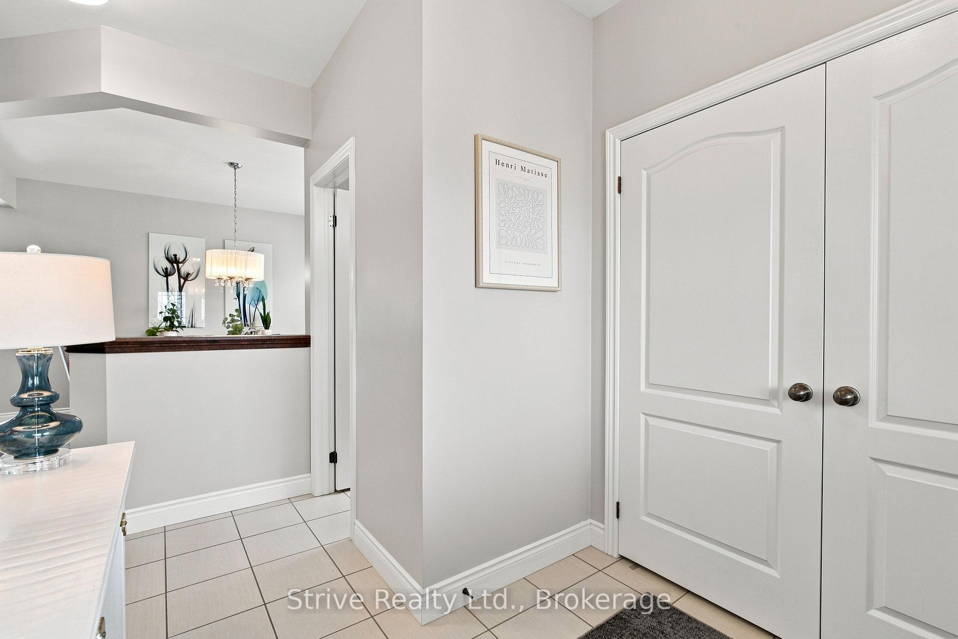 Photo 4 of 14 Vetzal Court, Clarington, Courtice — HOMEH