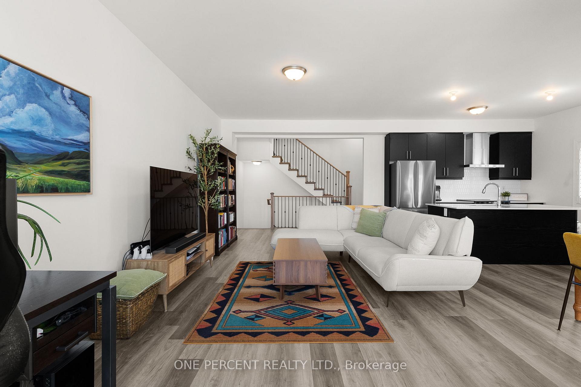 Photo 12 of 129 Colborne Street E, Orillia — HOMEH