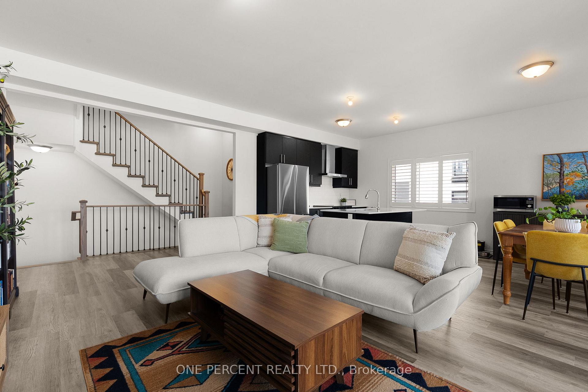 Photo 13 of 129 Colborne Street E, Orillia — HOMEH