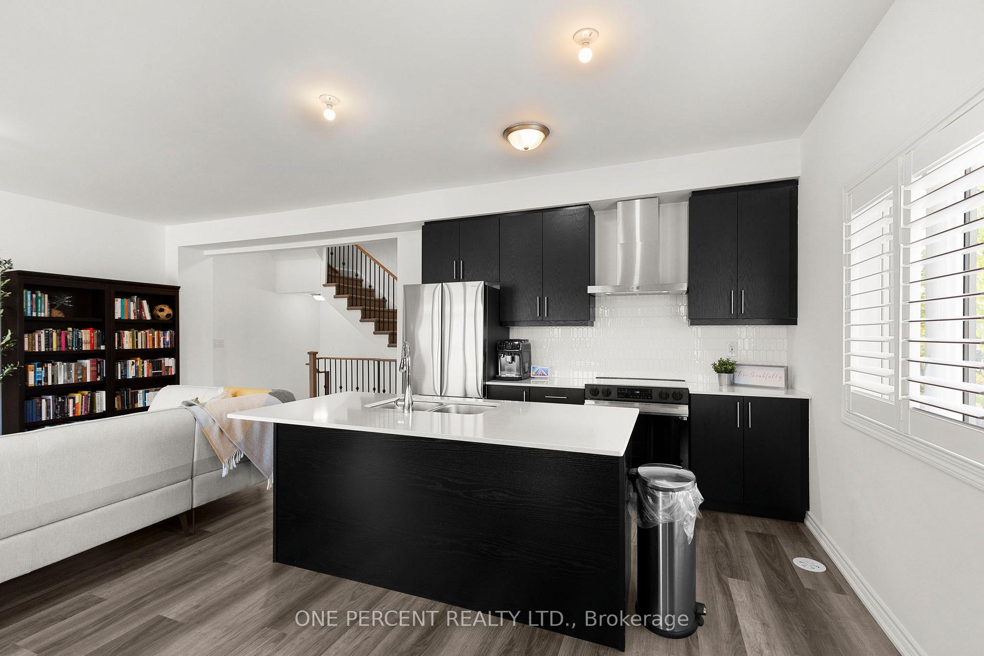 Photo 14 of 129 Colborne Street E, Orillia — HOMEH