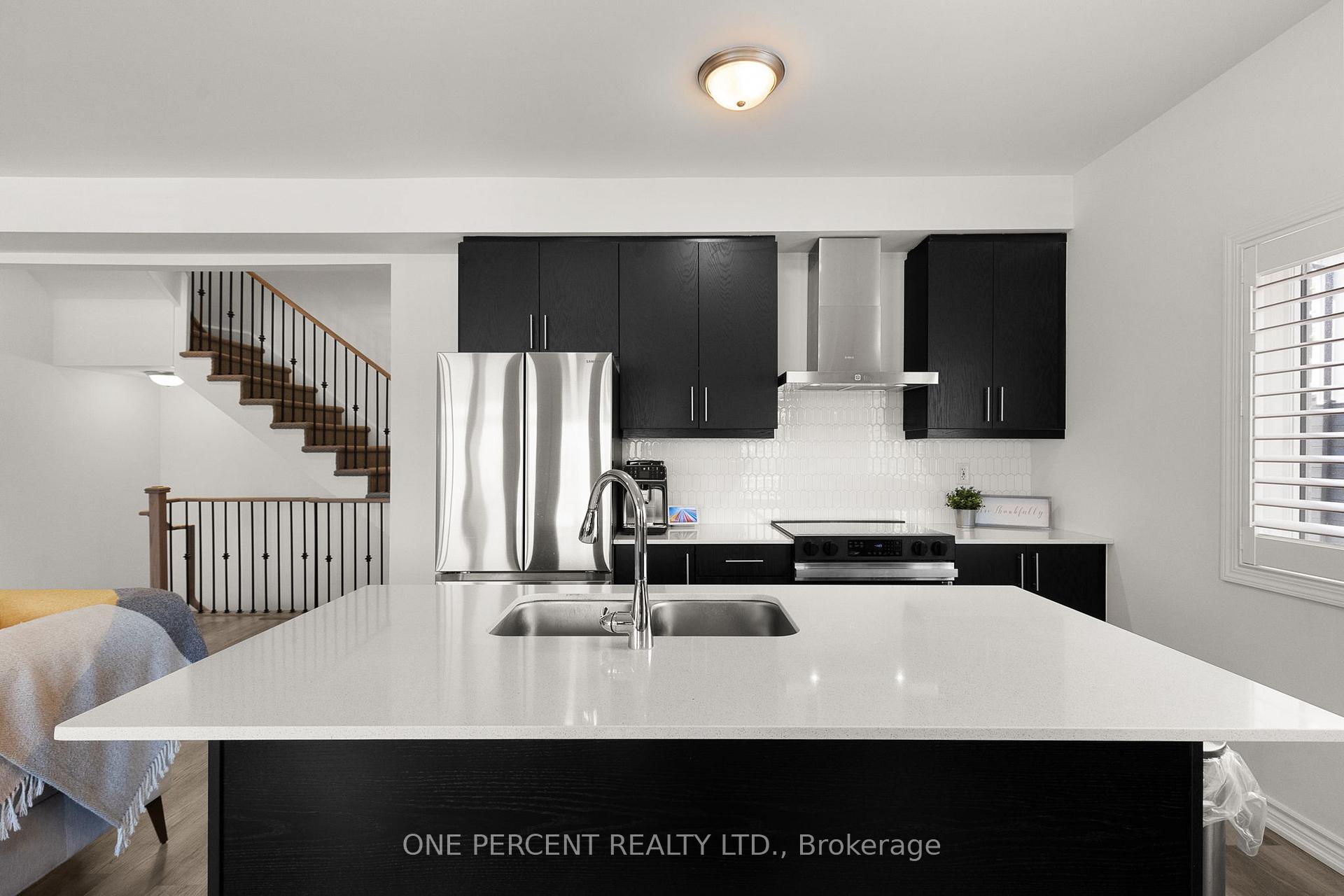 Photo 15 of 129 Colborne Street E, Orillia — HOMEH