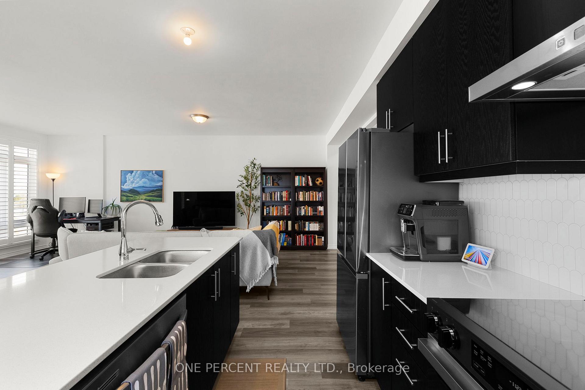 Photo 16 of 129 Colborne Street E, Orillia — HOMEH