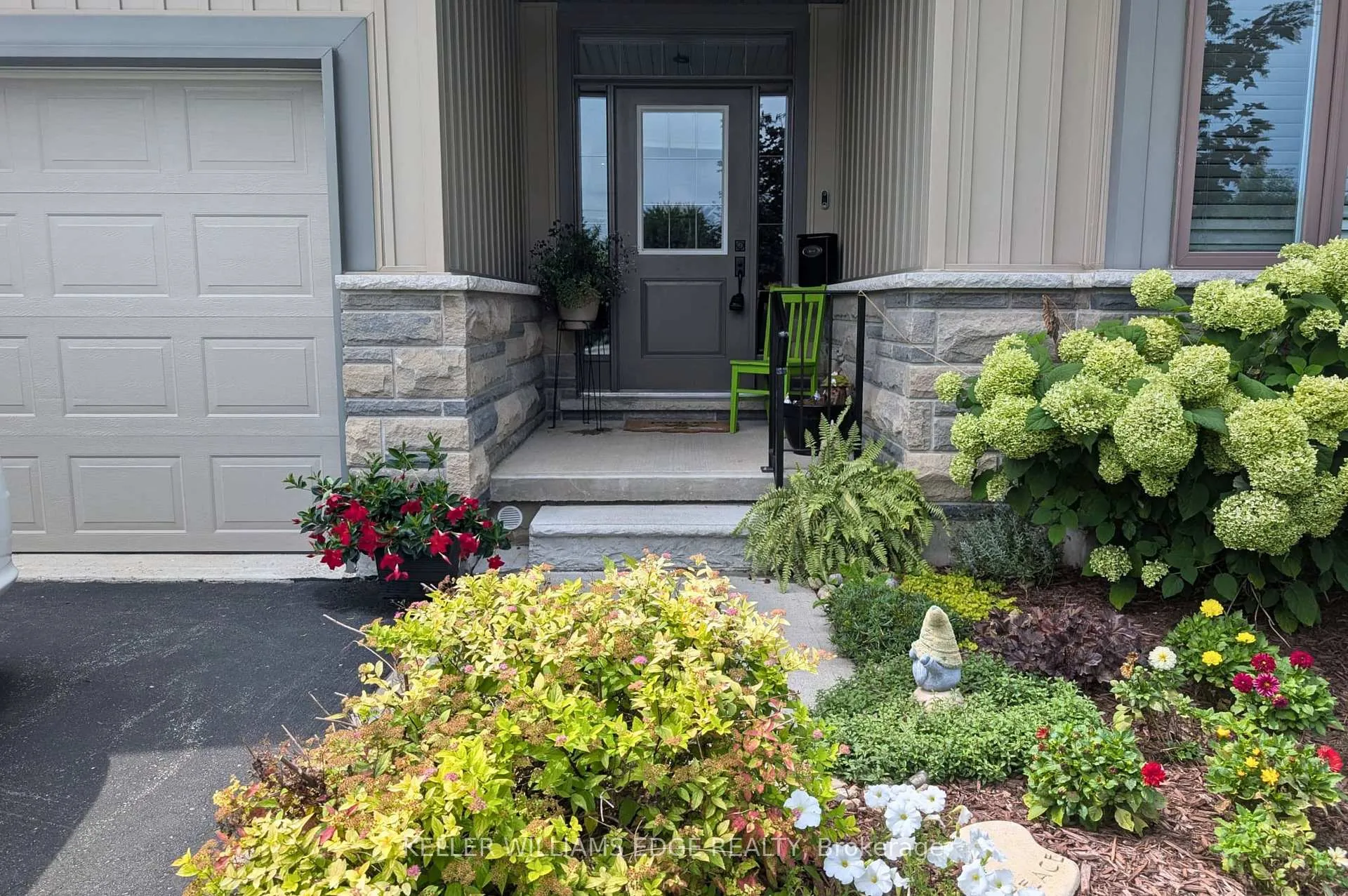 Photo 2 of Unit 7, 250 Hostetler Road, Wilmot, New Hamburg — HOMEH