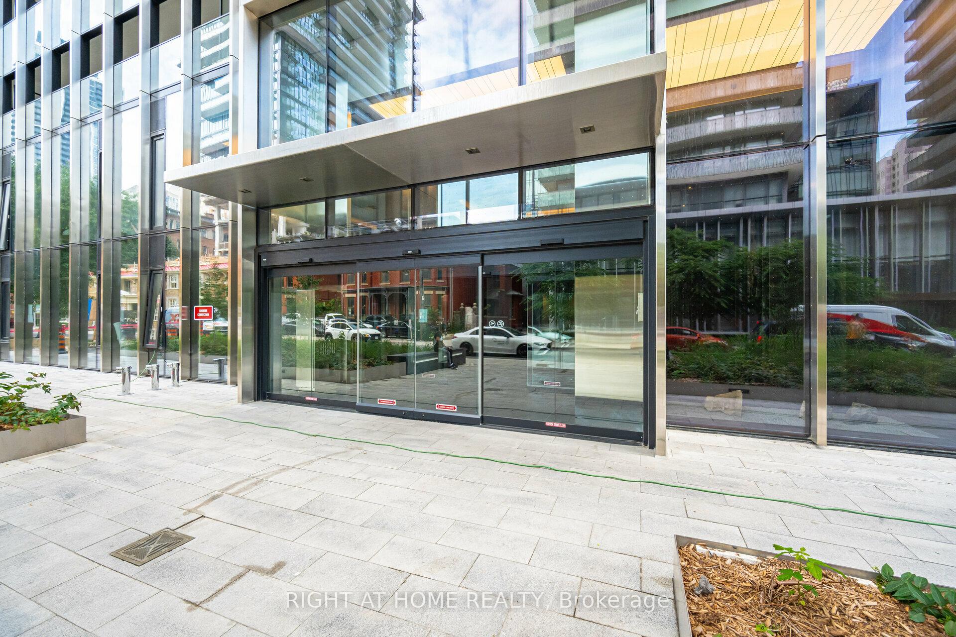 Photo 2 of Unit 4403, 55 Charles Street E, Toronto, Church-Yonge Corridor — HOMEH