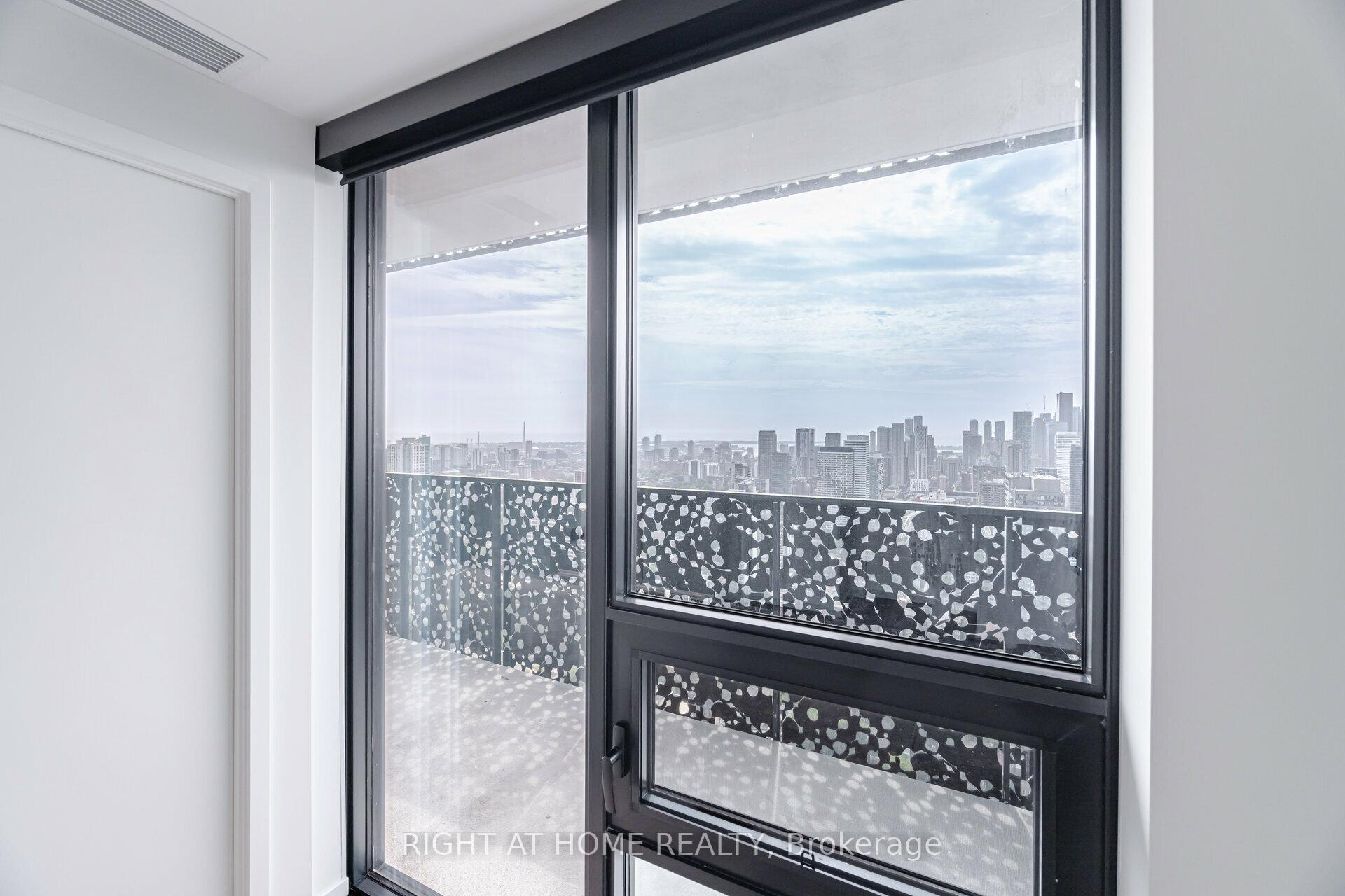 Photo 26 of Unit 4403, 55 Charles Street E, Toronto, Church-Yonge Corridor — HOMEH