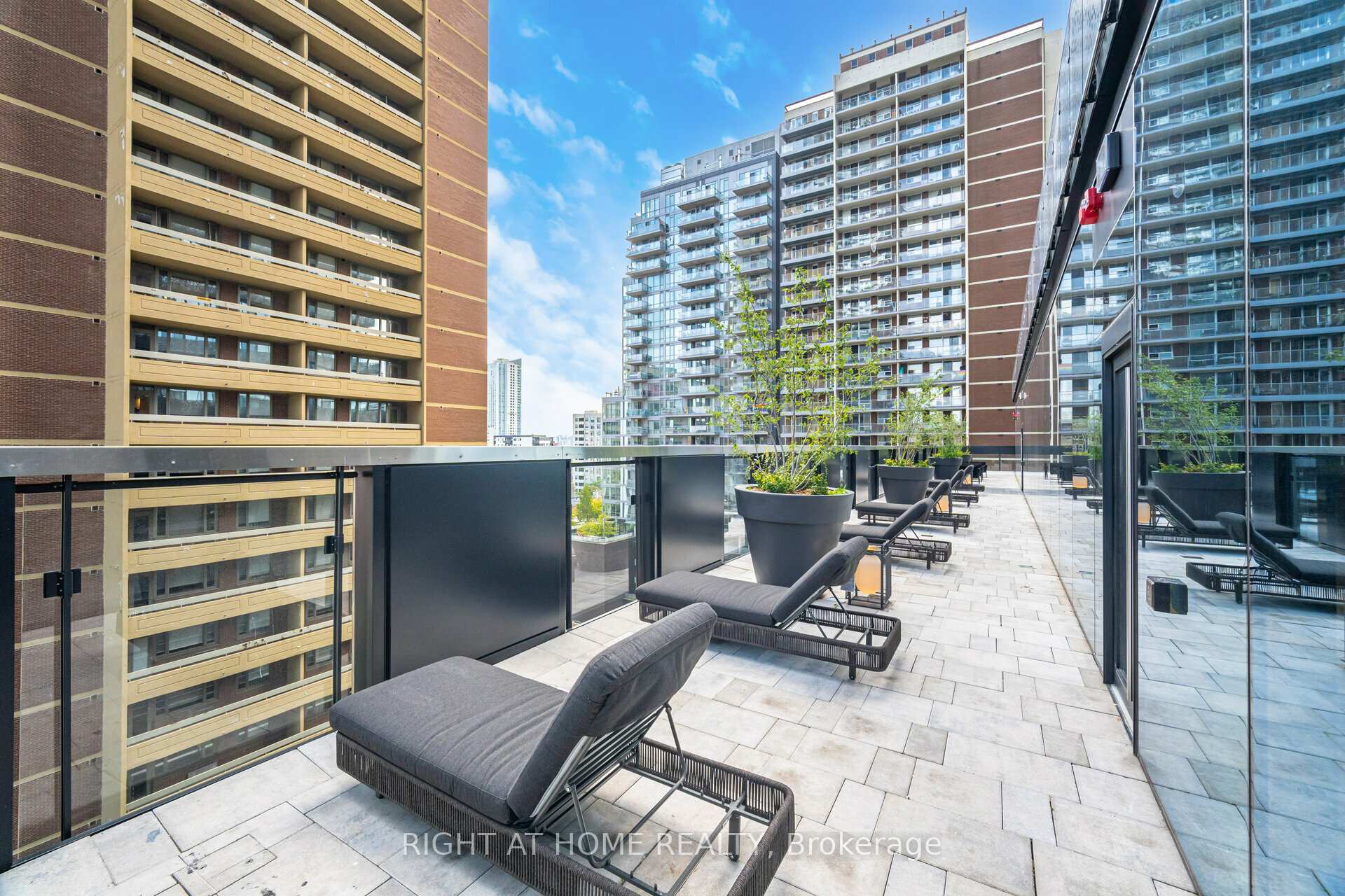 Photo 39 of Unit 4403, 55 Charles Street E, Toronto, Church-Yonge Corridor — HOMEH