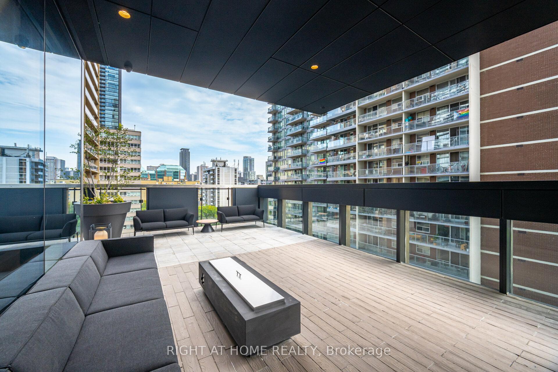 Photo 42 of Unit 4403, 55 Charles Street E, Toronto, Church-Yonge Corridor — HOMEH