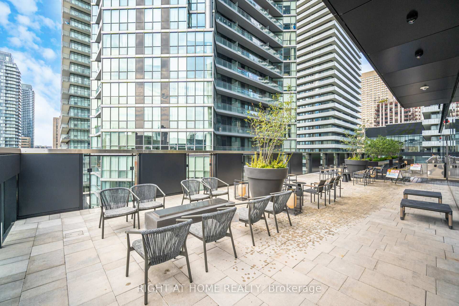 Photo 43 of Unit 4403, 55 Charles Street E, Toronto, Church-Yonge Corridor — HOMEH