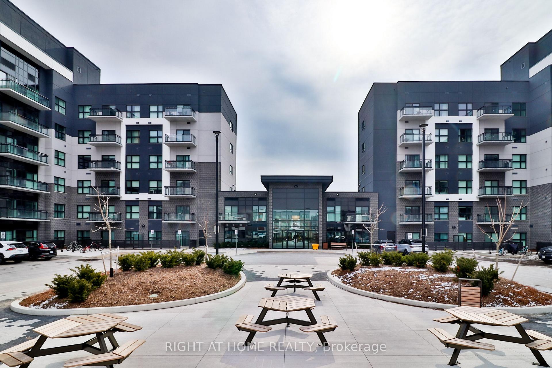 Front of Unit 202, 102 Grovewood Common
