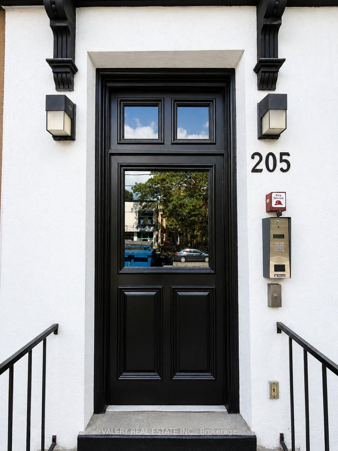 Photo 2 of Unit 7, 205 Gerrard Street E, Toronto, Moss Park — HOMEH