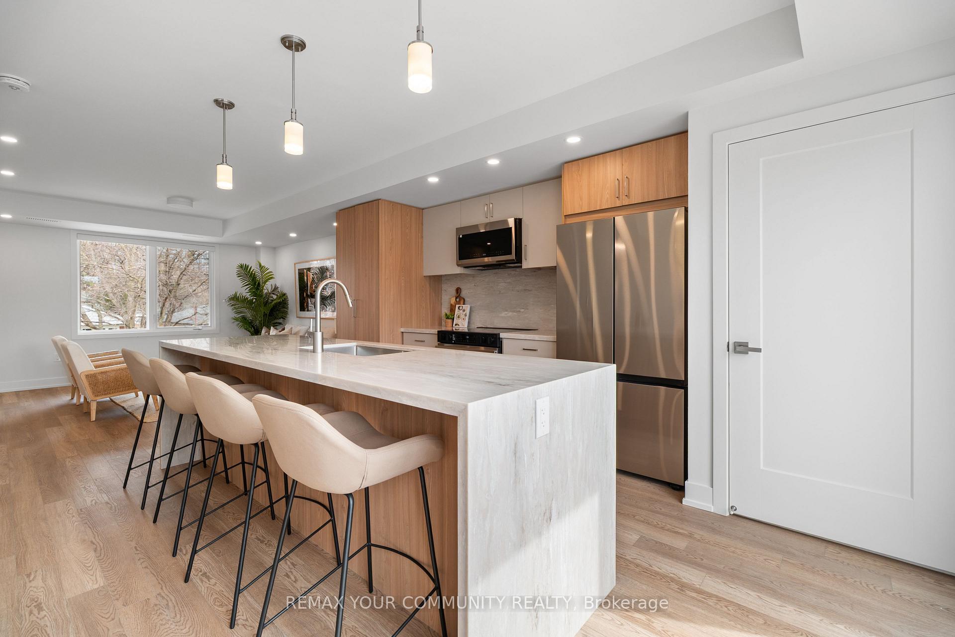 Photo 4 of Unit 3, 34 Poplar Avenue, Etobicoke, Islington-City Centre West — HOMEH