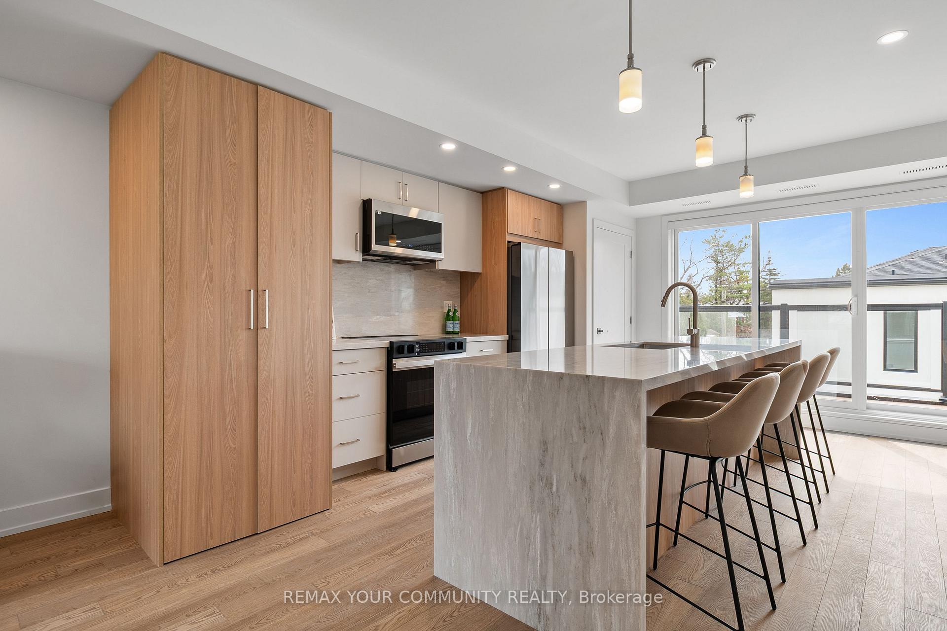 Photo 5 of Unit 3, 34 Poplar Avenue, Etobicoke, Islington-City Centre West — HOMEH