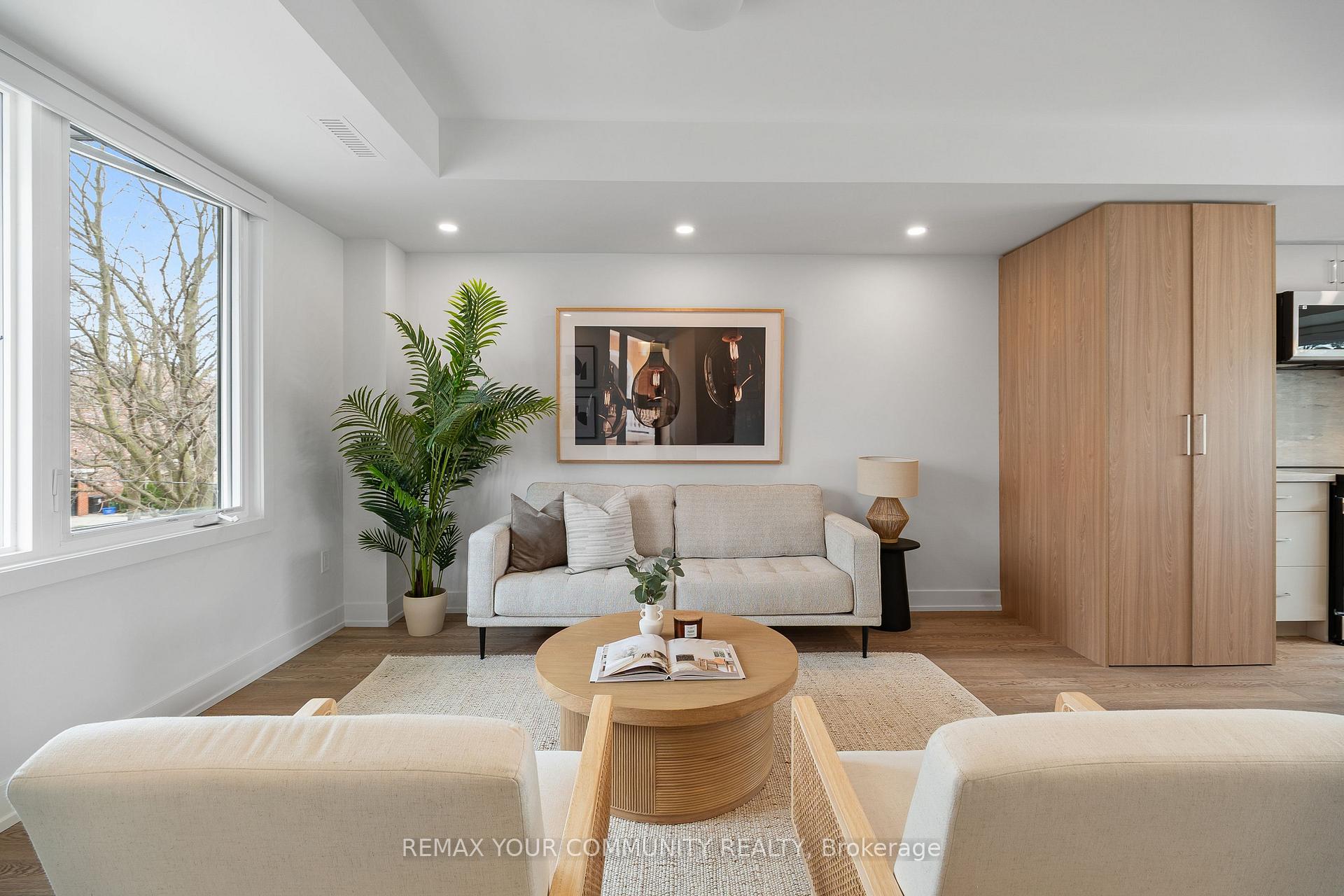 Photo 12 of Unit 3, 34 Poplar Avenue, Etobicoke, Islington-City Centre West — HOMEH