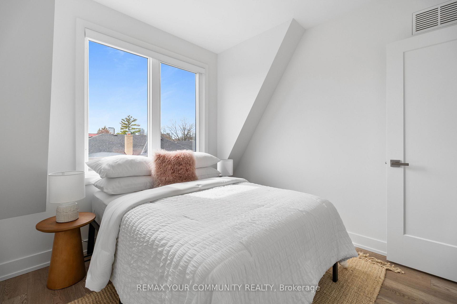 Photo 33 of Unit 3, 34 Poplar Avenue, Etobicoke, Islington-City Centre West — HOMEH