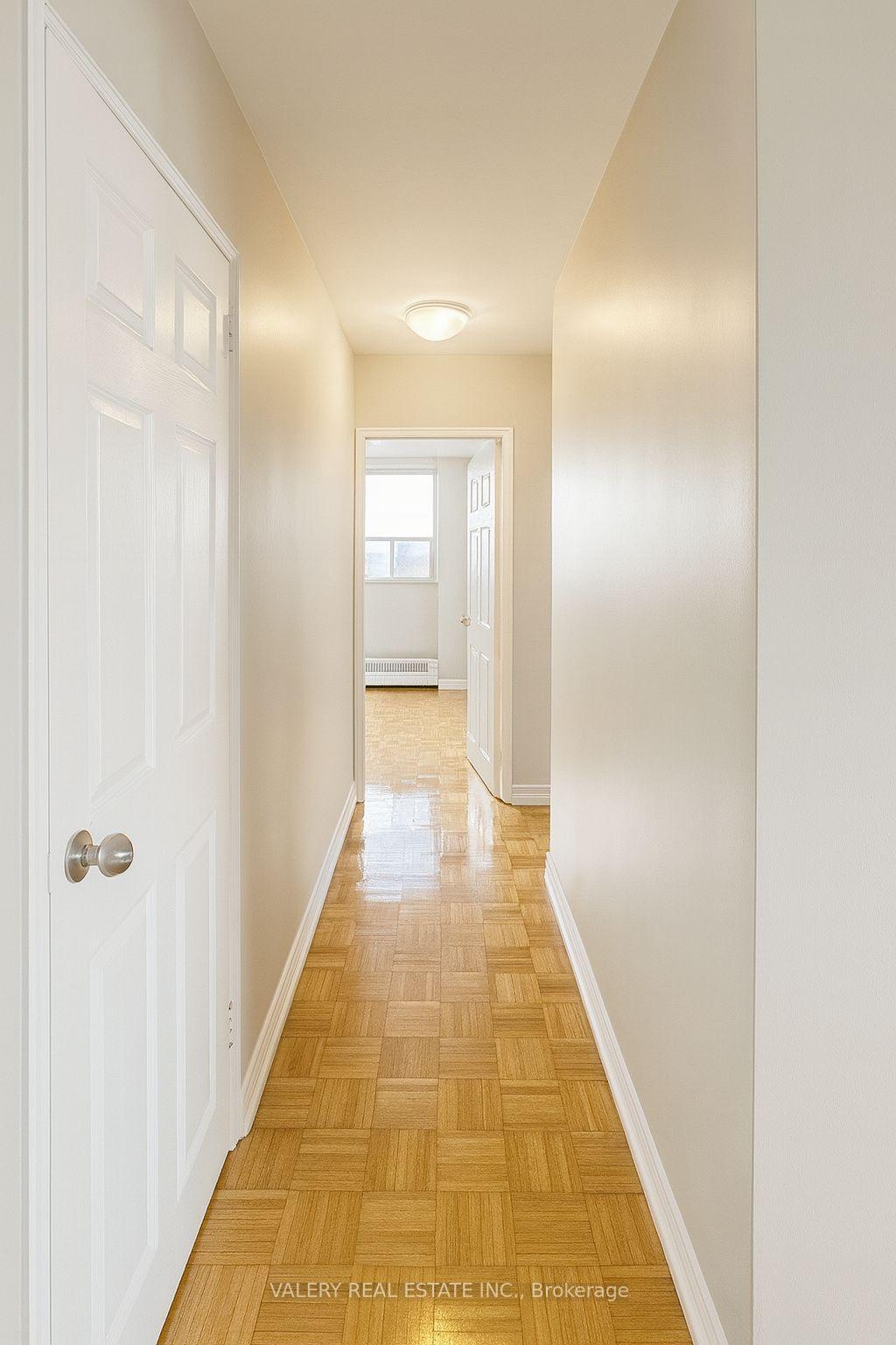 Photo 5 of Unit 105, 35 Confederation Drive, Scarborough, Woburn — HOMEH
