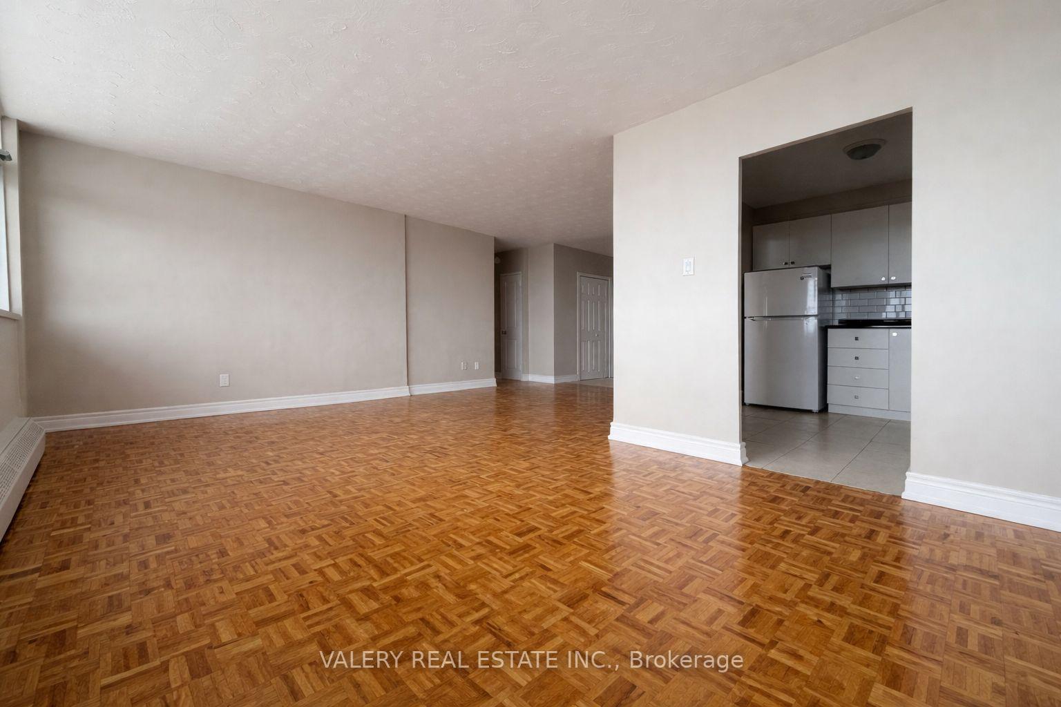 Photo 5 of Unit 903, 890 Jane Street, Toronto, Rockcliffe-Smythe — HOMEH