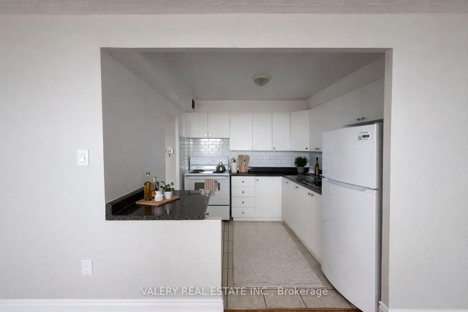 Photo 4 of Unit 100, 890 Jane Street, Toronto, Rockcliffe-Smythe — HOMEH