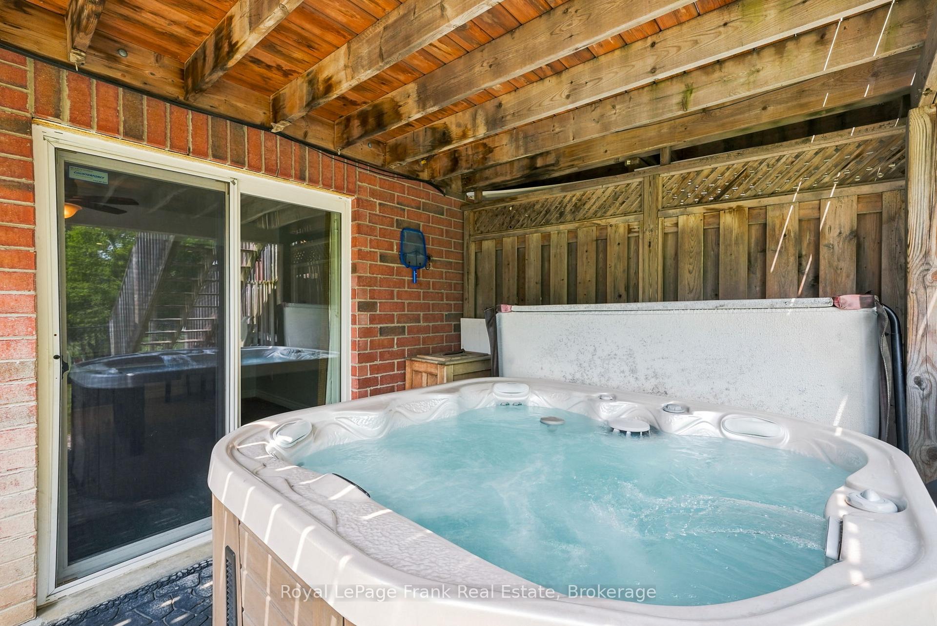 Photo 37 of 55 King Street, Kawartha Lakes, Lindsay — HOMEH