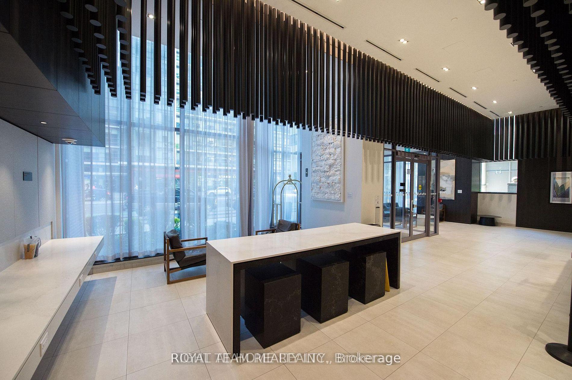 Photo 4 of Unit 2507, 4065 Confederation Parkway, Mississauga, City Centre — HOMEH