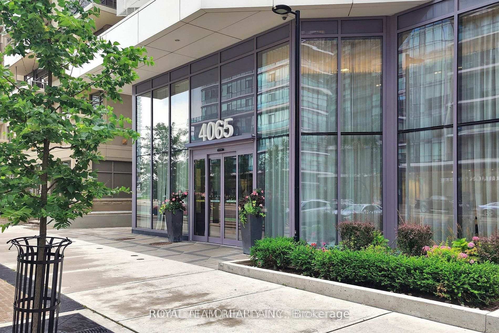 Photo 6 of Unit 2507, 4065 Confederation Parkway, Mississauga, City Centre — HOMEH