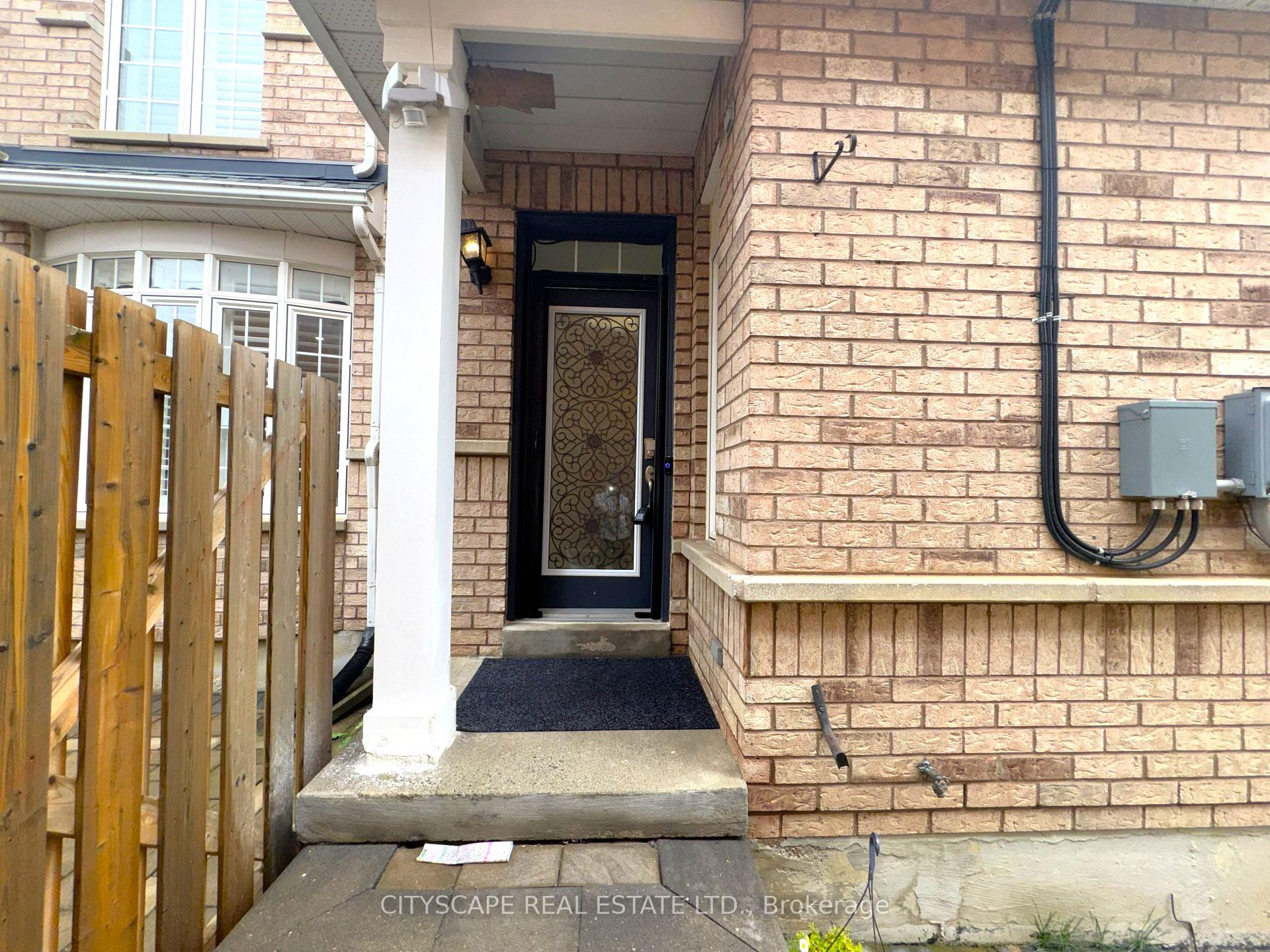 Photo 4 of 116 Emery Hill Boulevard, Markham, Berczy — HOMEH