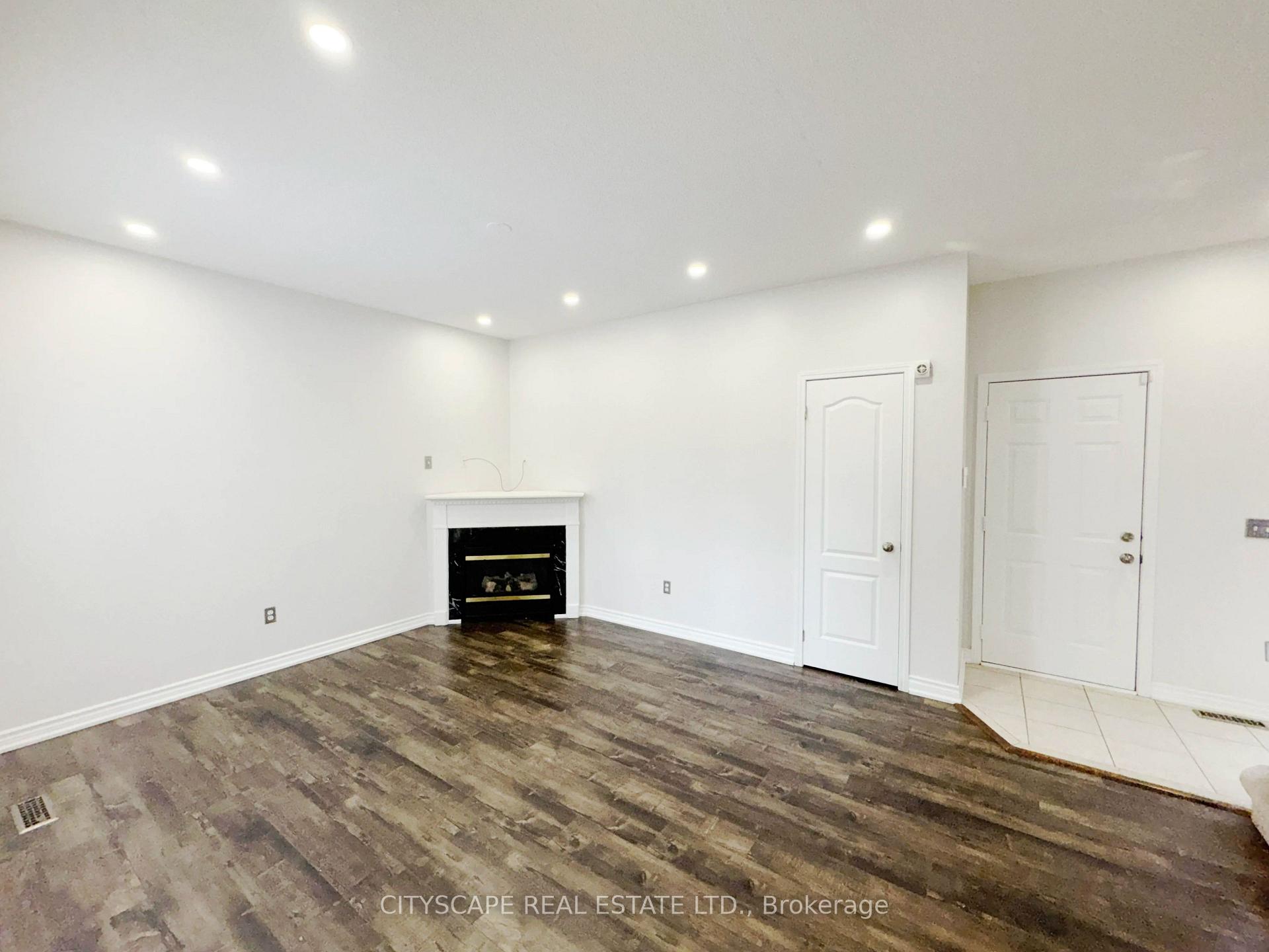 Photo 13 of 116 Emery Hill Boulevard, Markham, Berczy — HOMEH