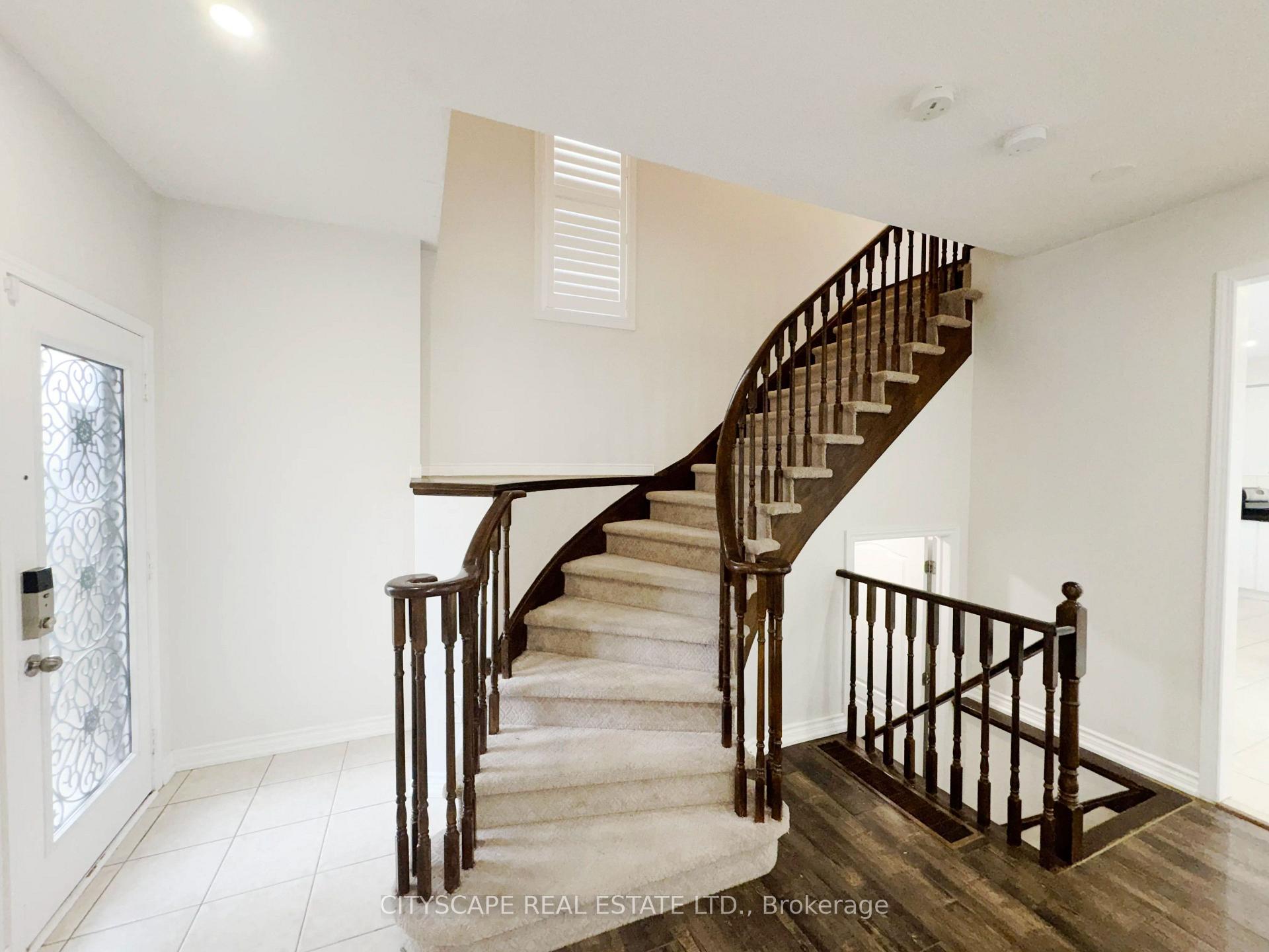 Photo 16 of 116 Emery Hill Boulevard, Markham, Berczy — HOMEH