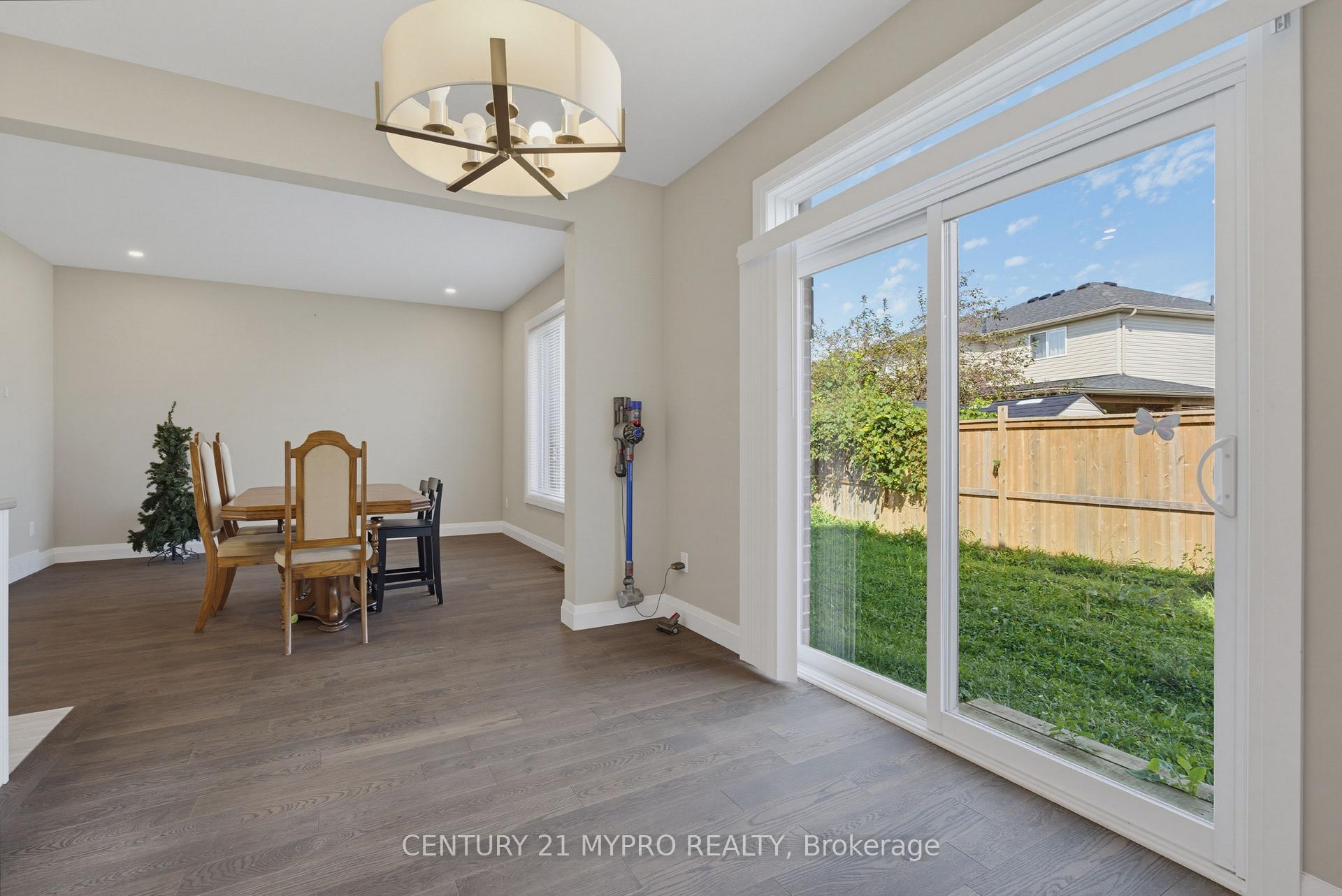 Photo 13 of 2003 Clayridge Way, London, North E — HOMEH